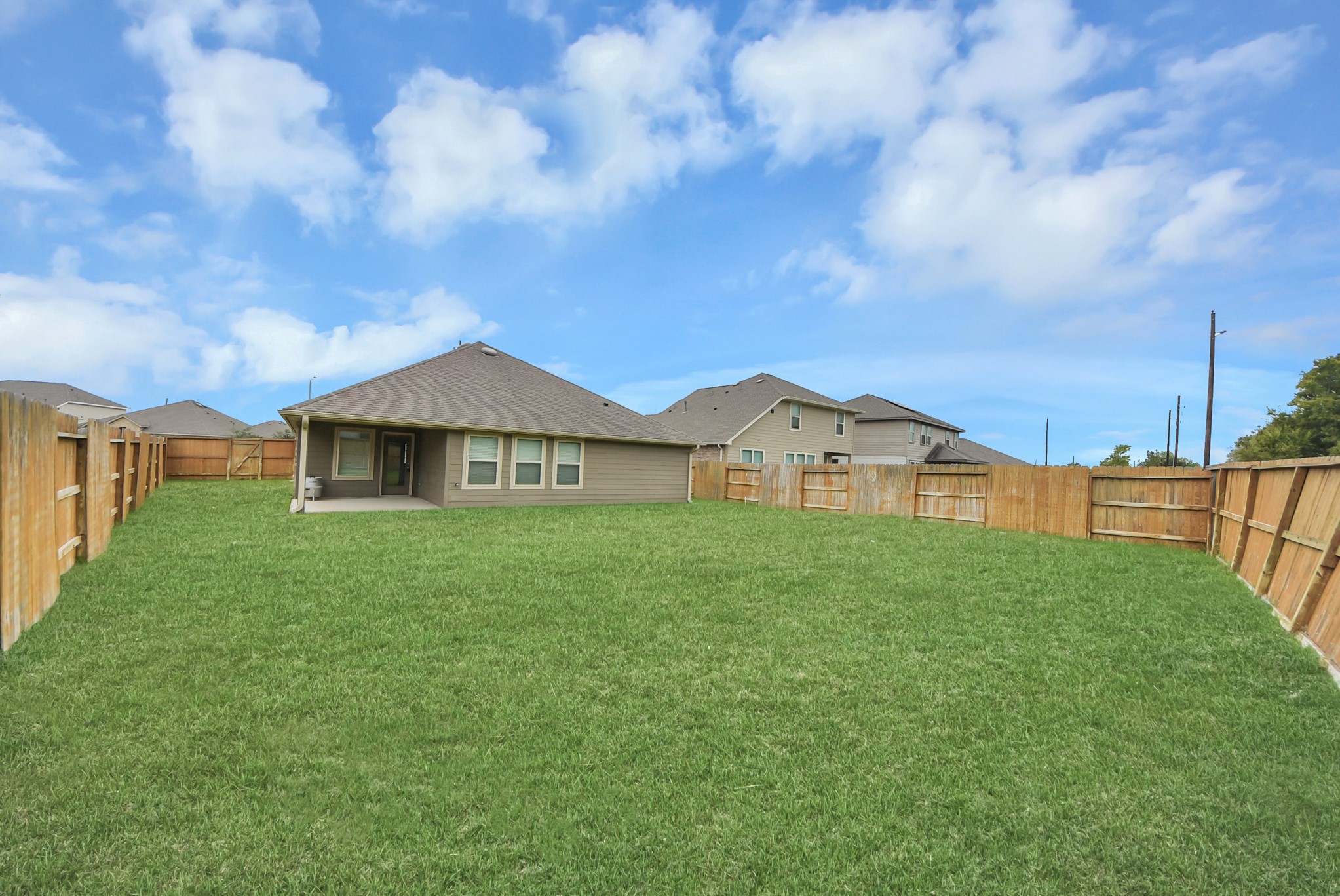 14235 Elrington Hollow Trail, Fresno, TX 77583