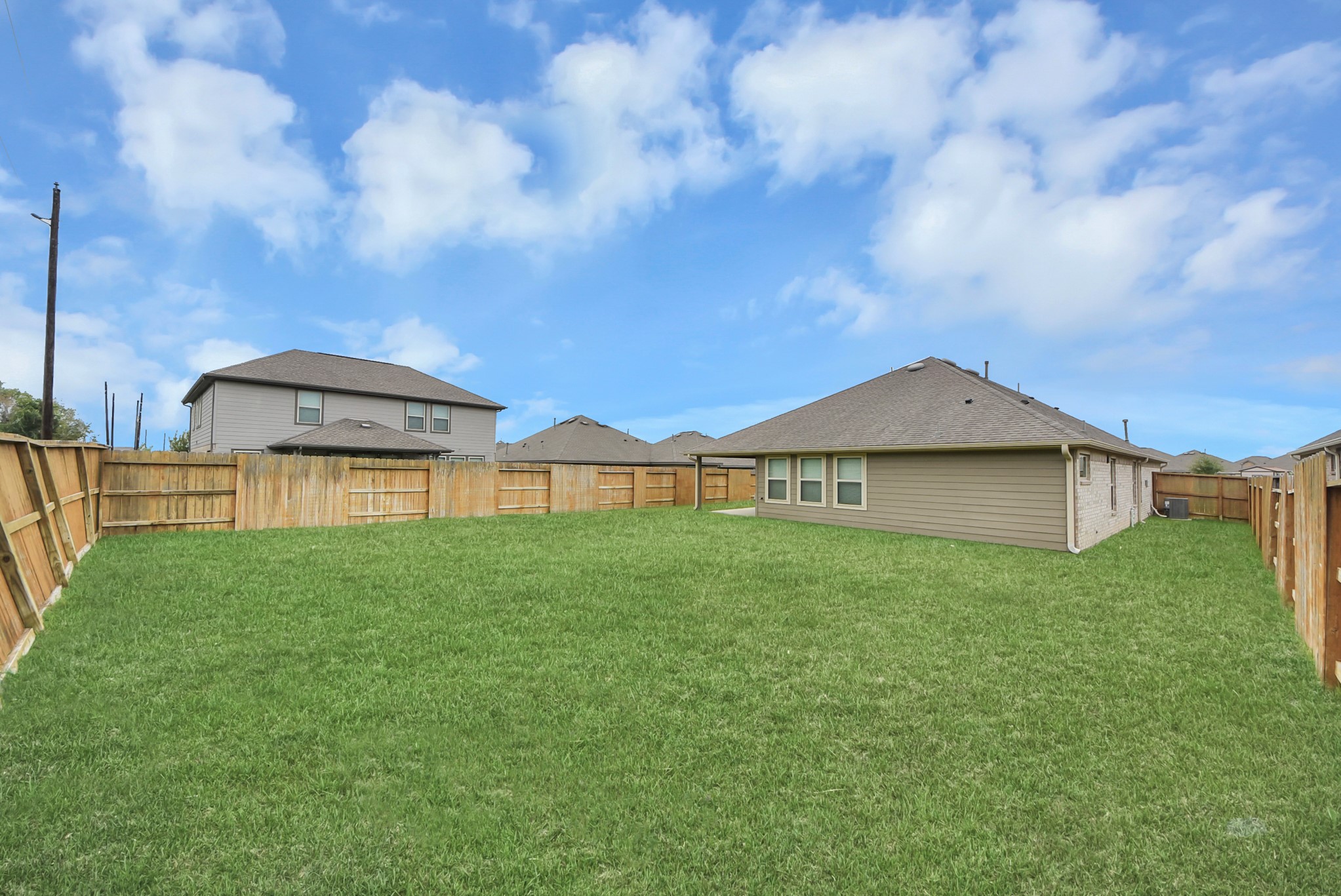 14235 Elrington Hollow Trail, Fresno, TX 77583