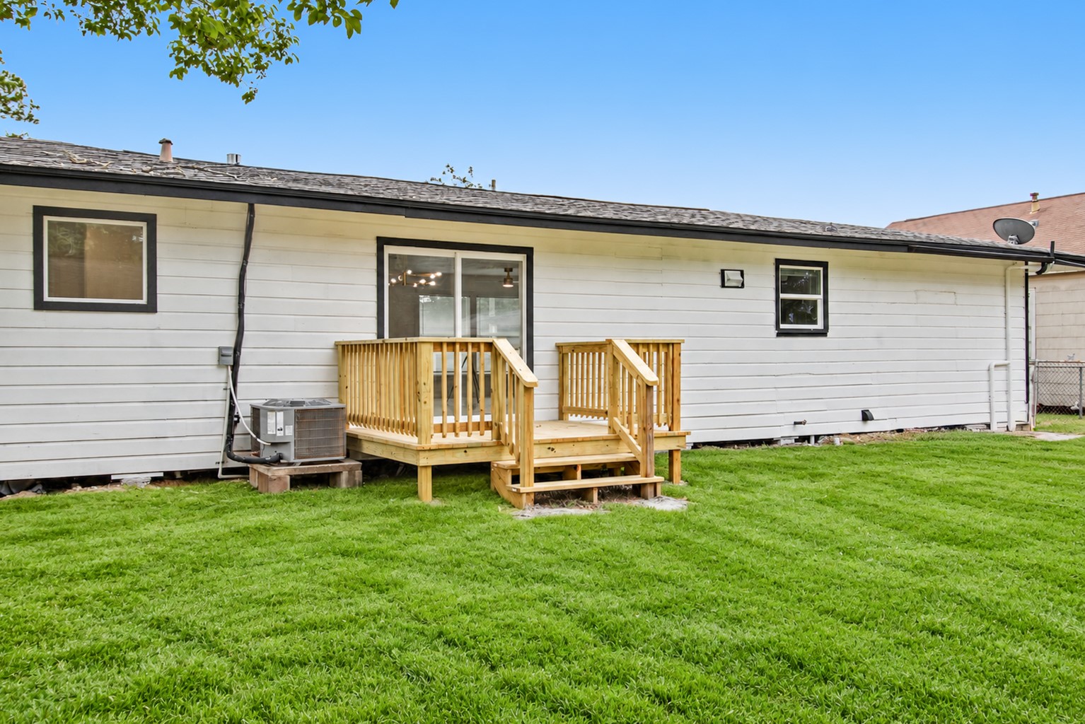 1118 Lake Road, La Marque, TX 77568