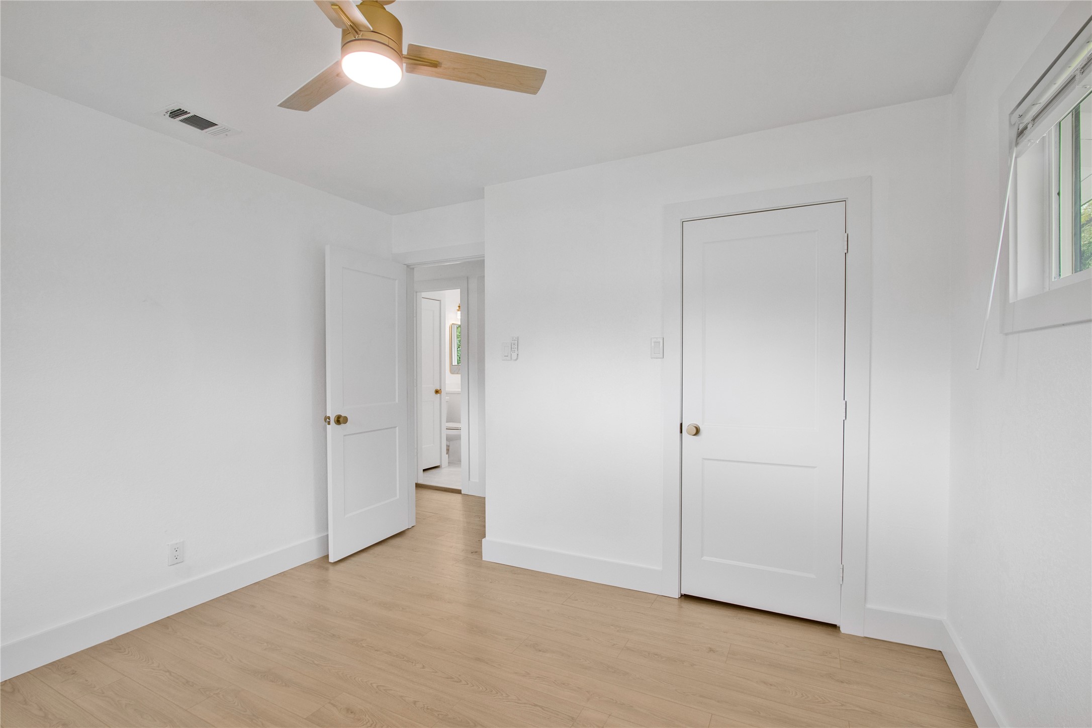 1118 Lake Road, La Marque, TX 77568