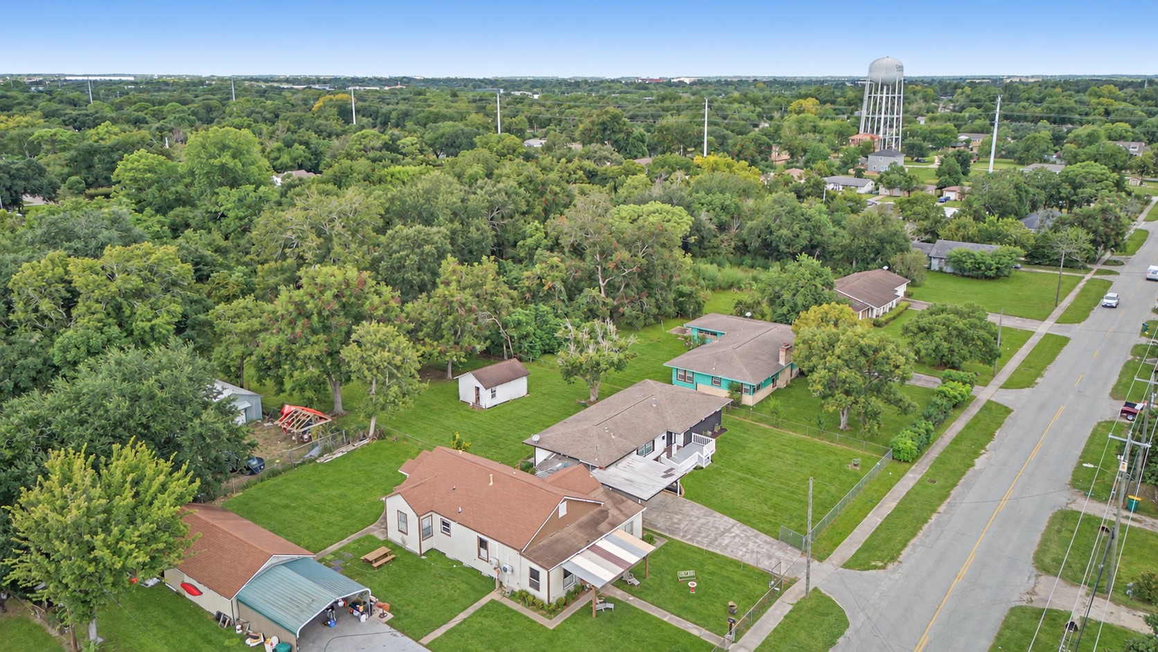 1118 Lake Road, La Marque, TX 77568