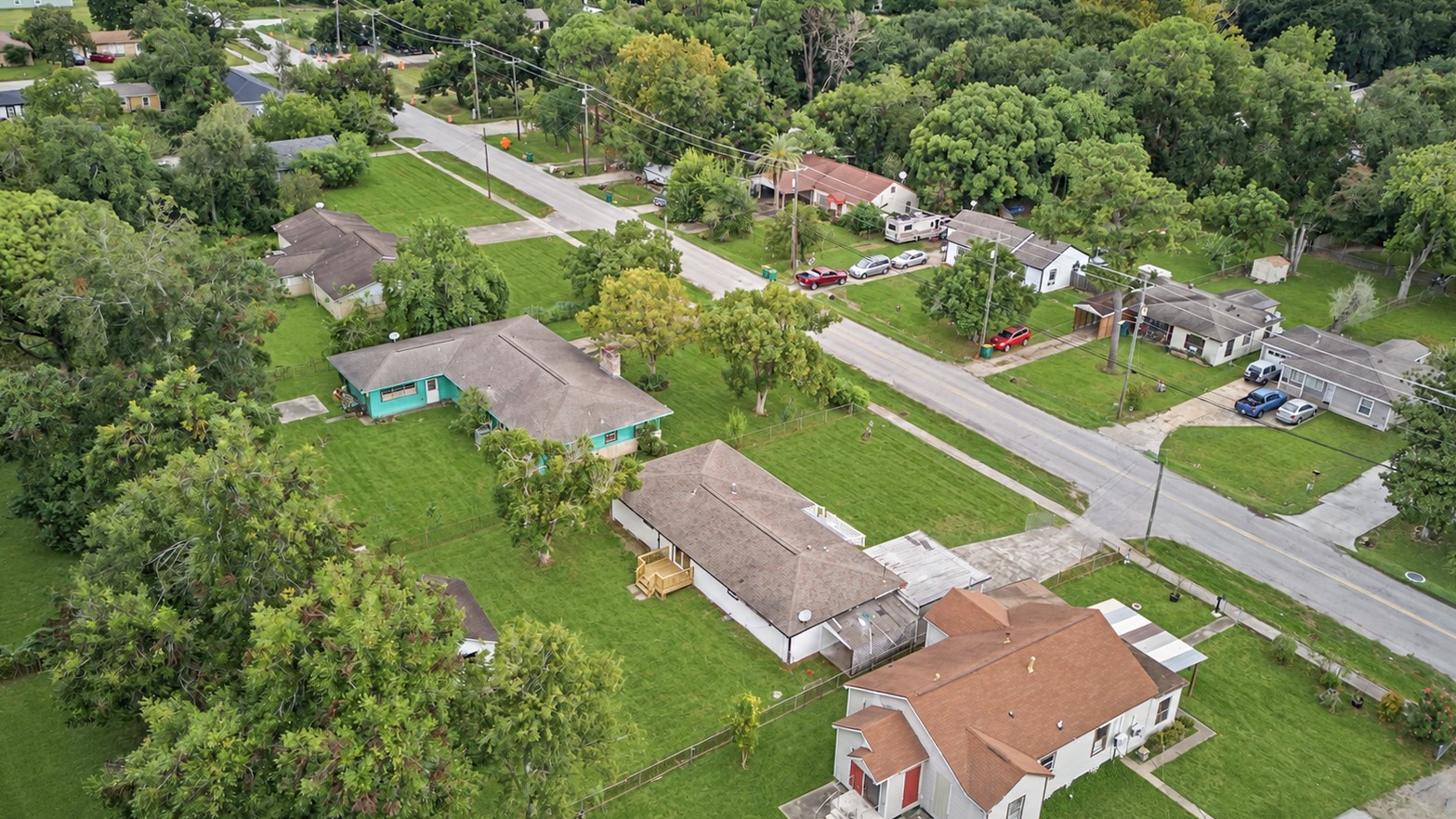 1118 Lake Road, La Marque, TX 77568