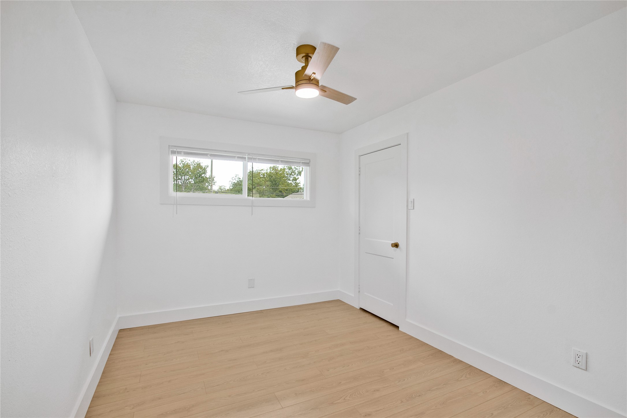 1118 Lake Road, La Marque, TX 77568