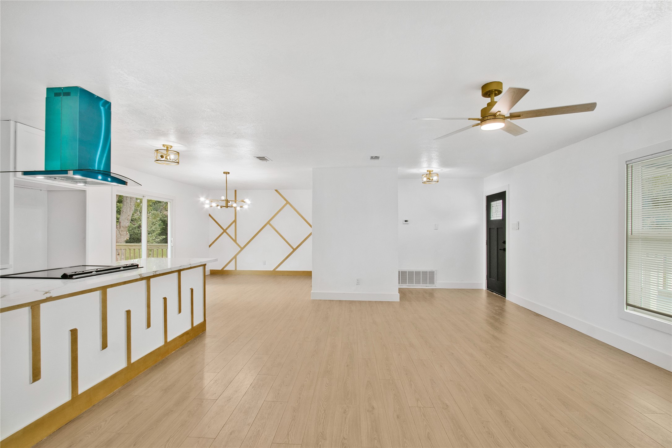 1118 Lake Road, La Marque, TX 77568