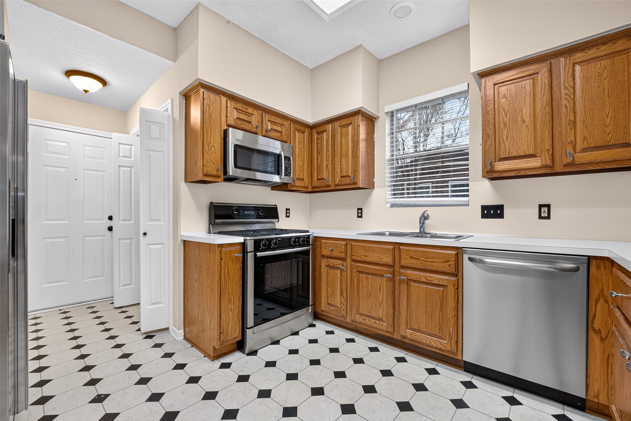 16002 Brittany Knoll Drive, Houston, TX 77095