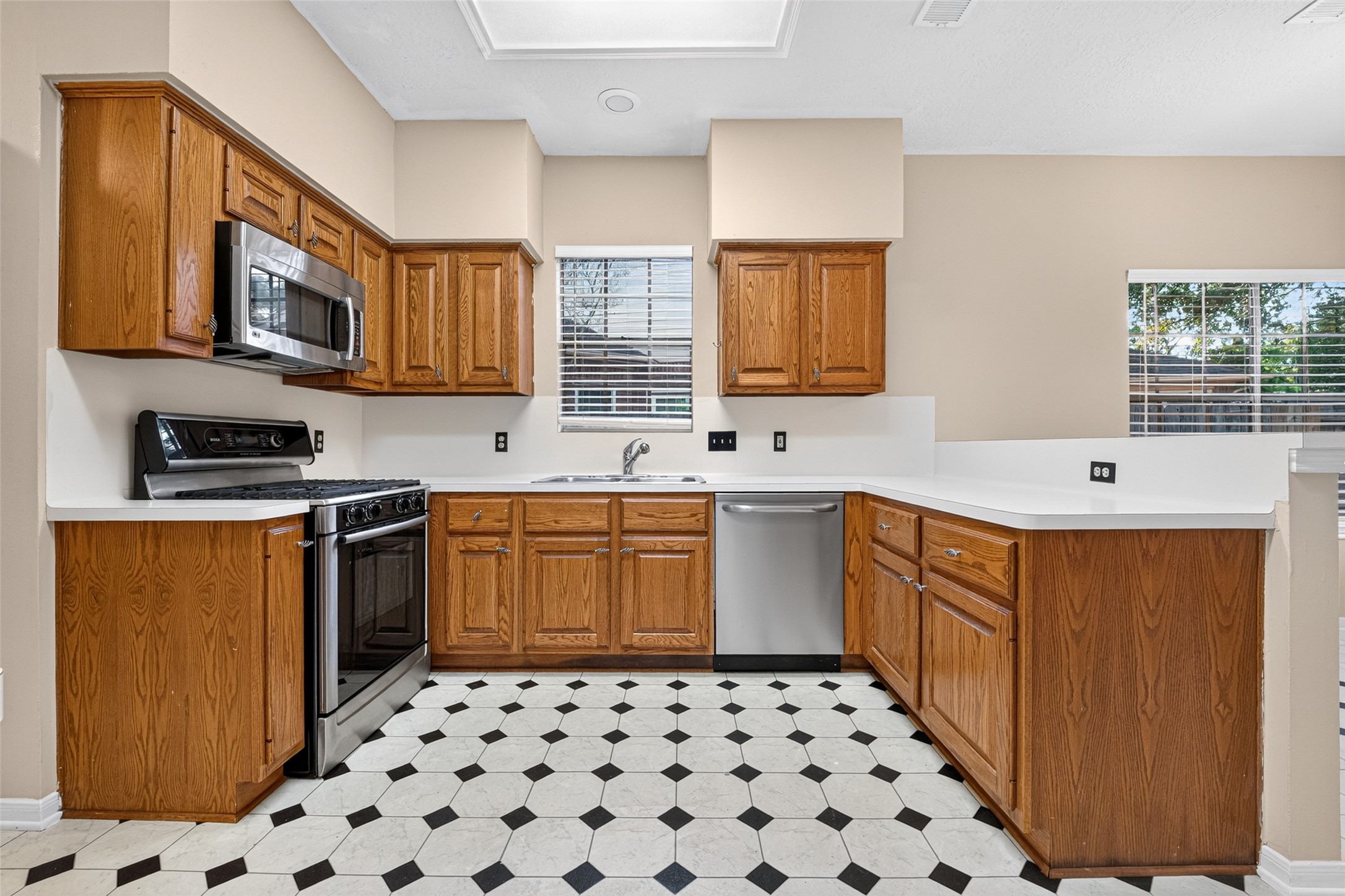 16002 Brittany Knoll Drive, Houston, TX 77095