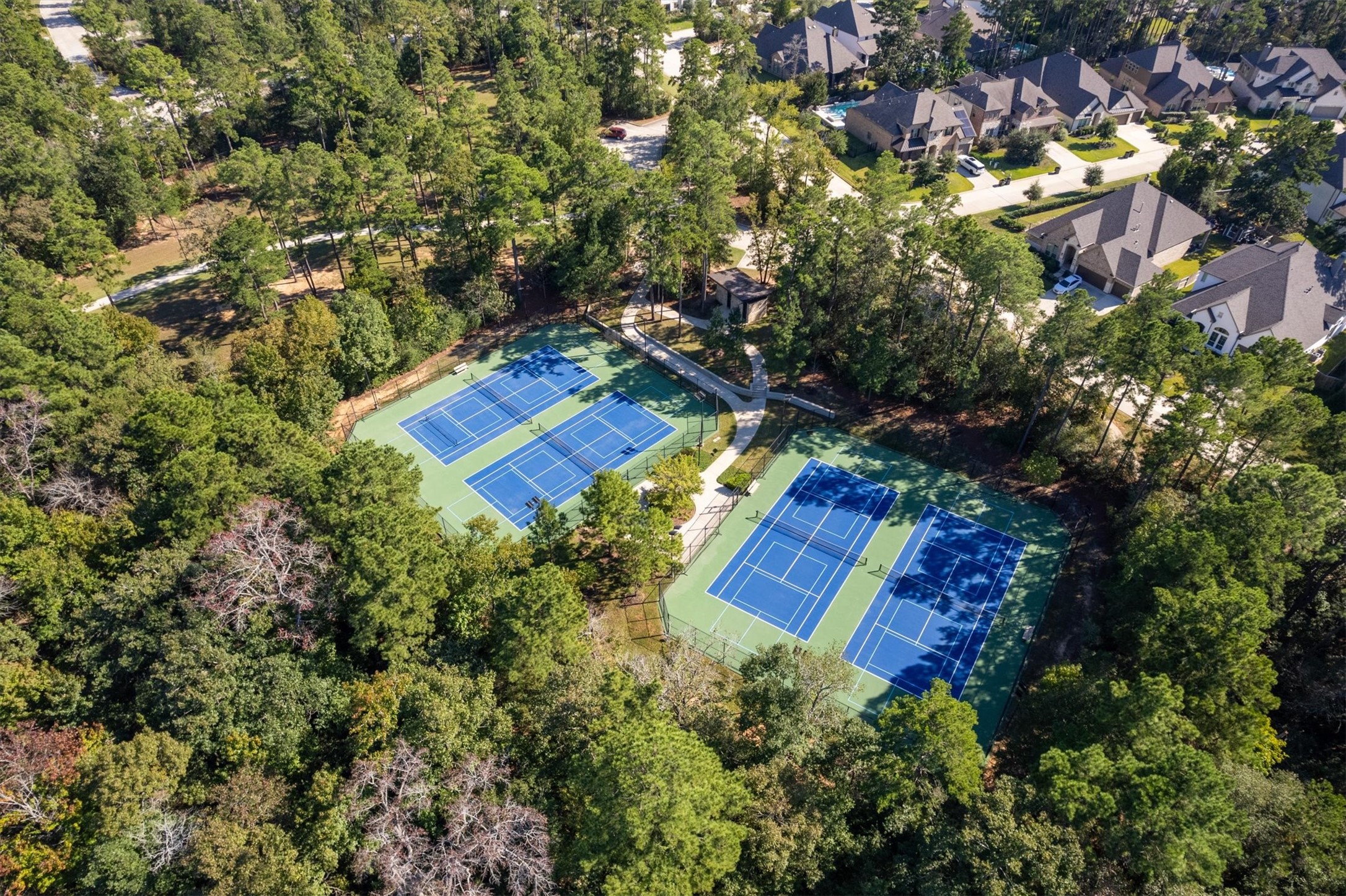 183 Lukewood Circle, Conroe, TX 77318