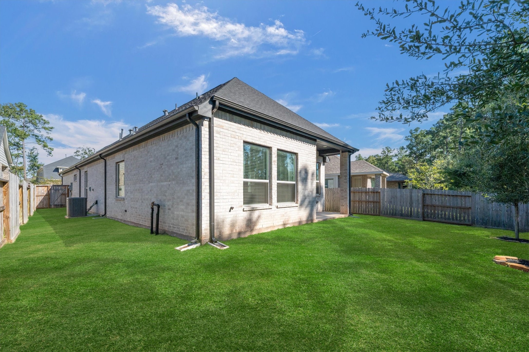 183 Lukewood Circle, Conroe, TX 77318