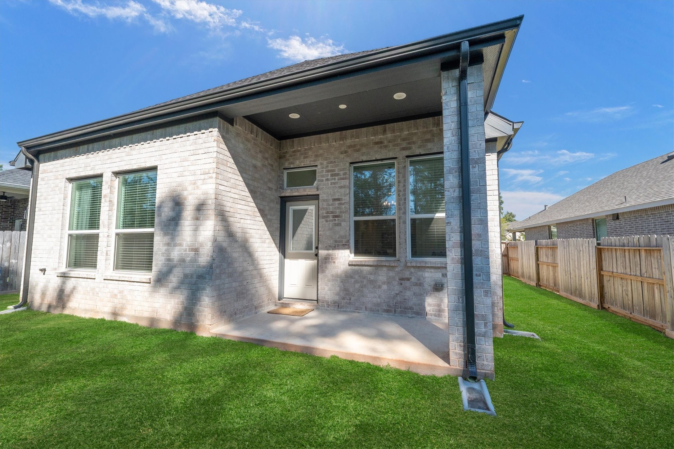 183 Lukewood Circle, Conroe, TX 77318