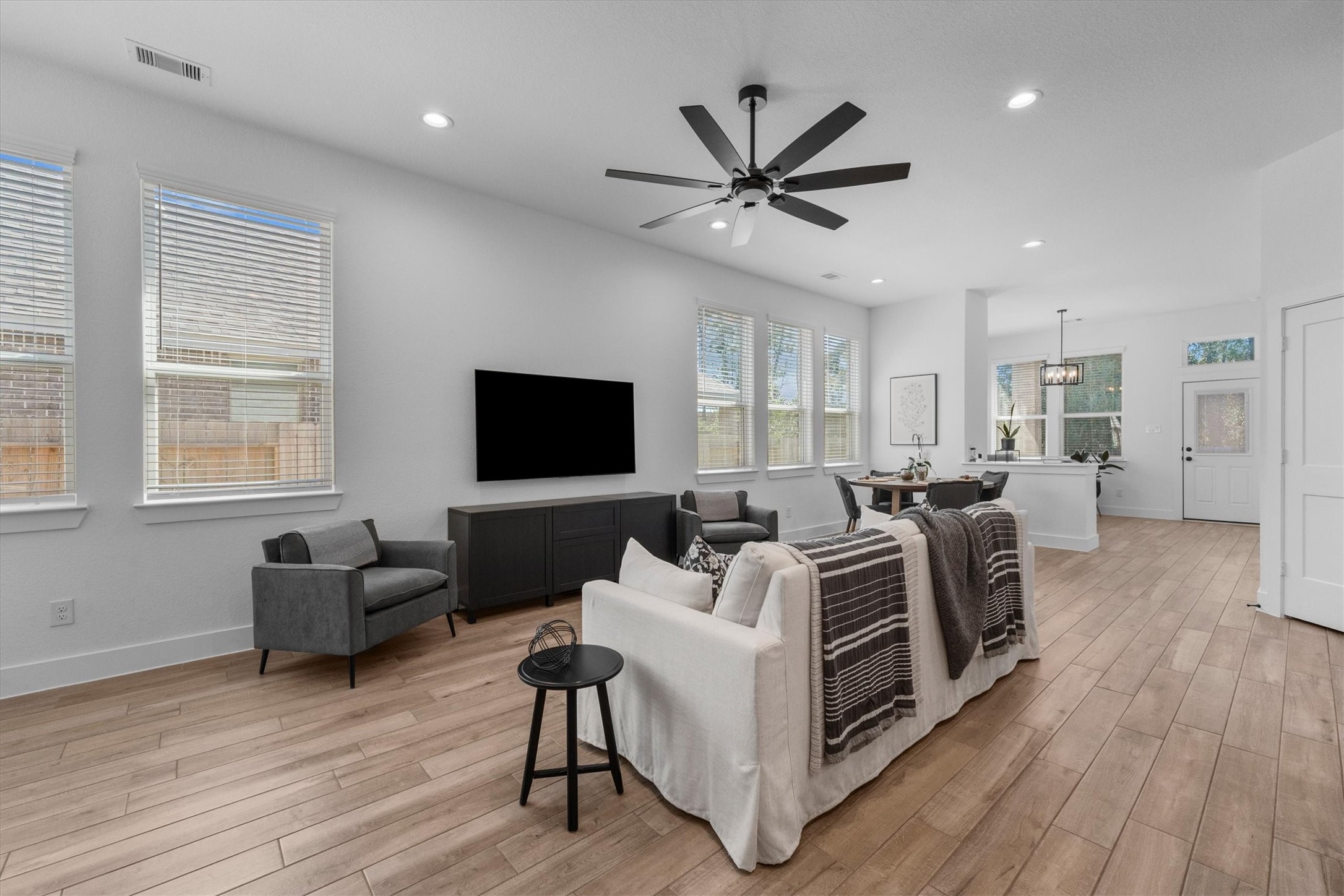 183 Lukewood Circle, Conroe, TX 77318