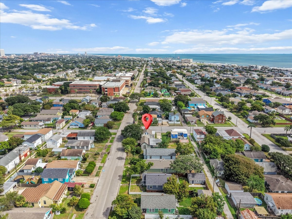 Elevated neighborhood view with convenient access to island amenities.