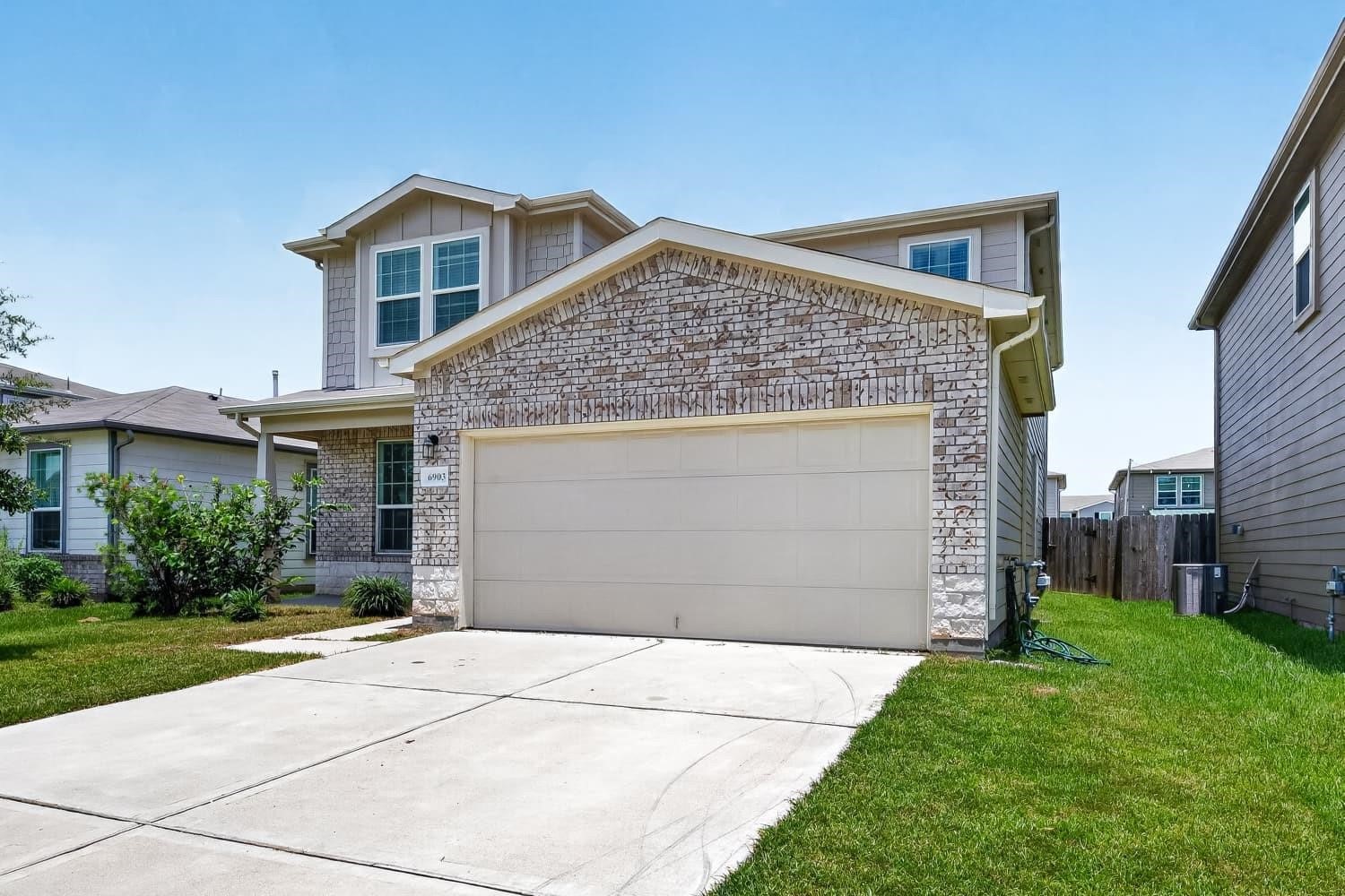 6903 Hobby Wind Ridge Drive, Houston, TX 77075