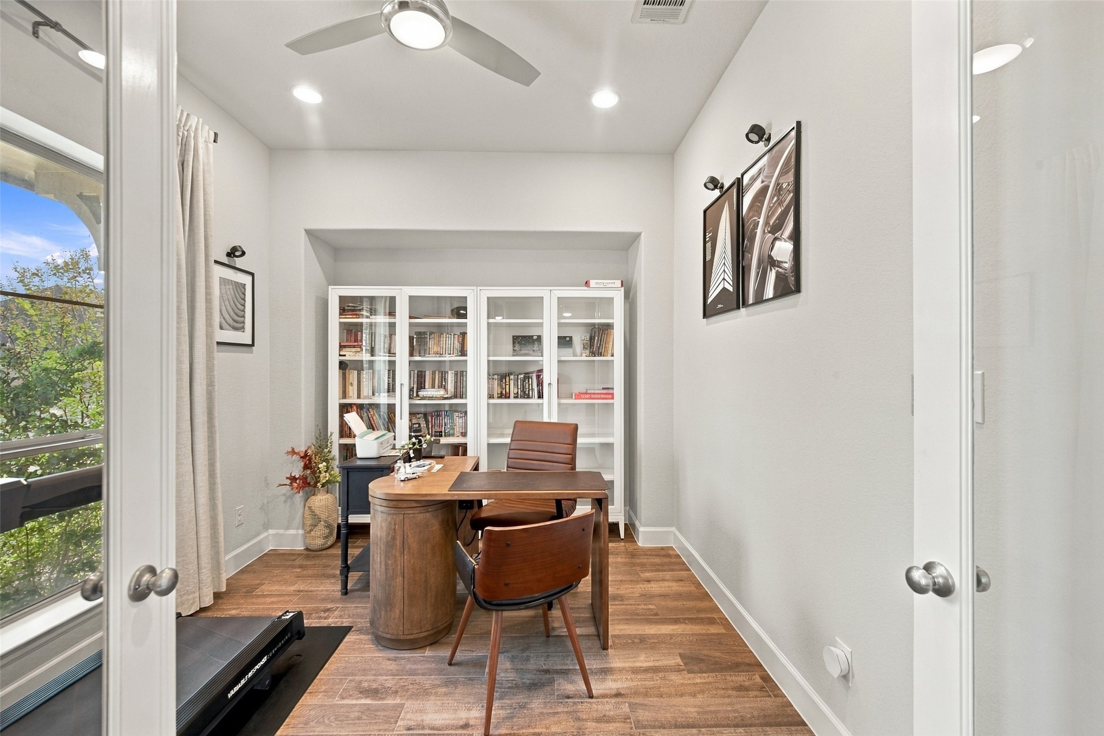 View of the study. View of the study.