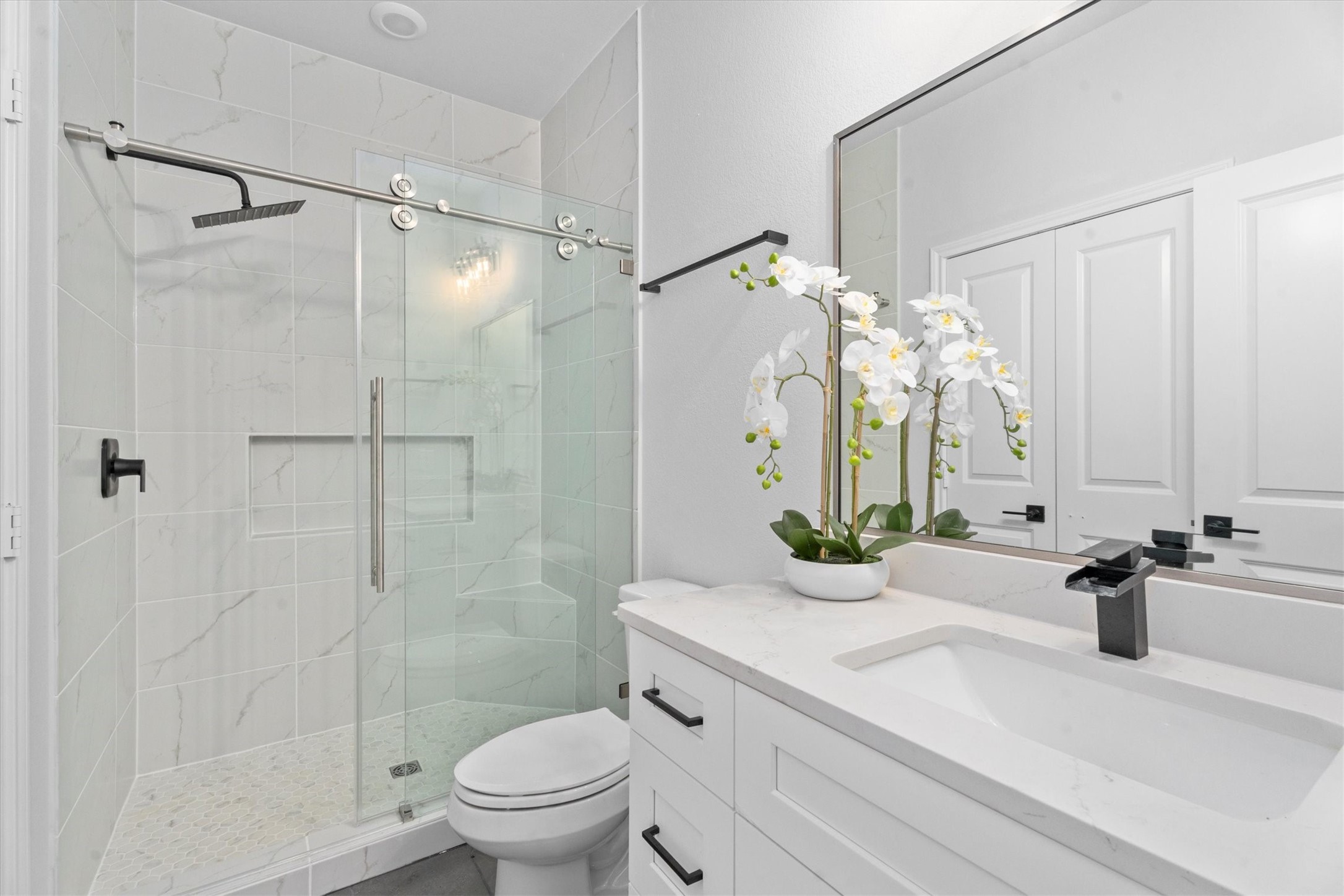 This home is currently under construction, with the opportunity to select your preferred exterior and interior finishes. Please contact our Sales Consultant for full details, available selections, and current availability. Photo shown is a sample of a recently completed home and is for reference only.
