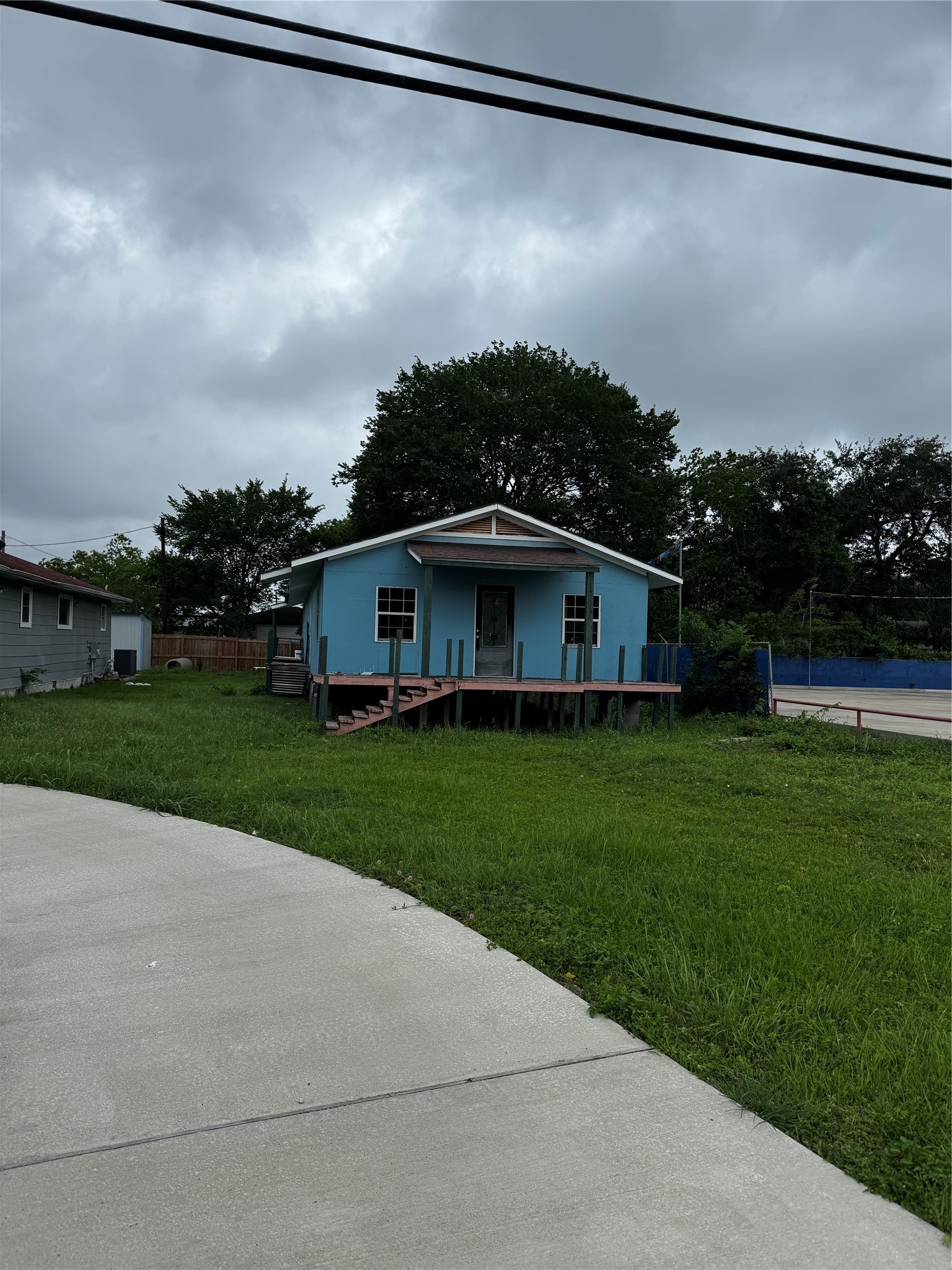 522 Grand Avenue, Bacliff, TX 77518