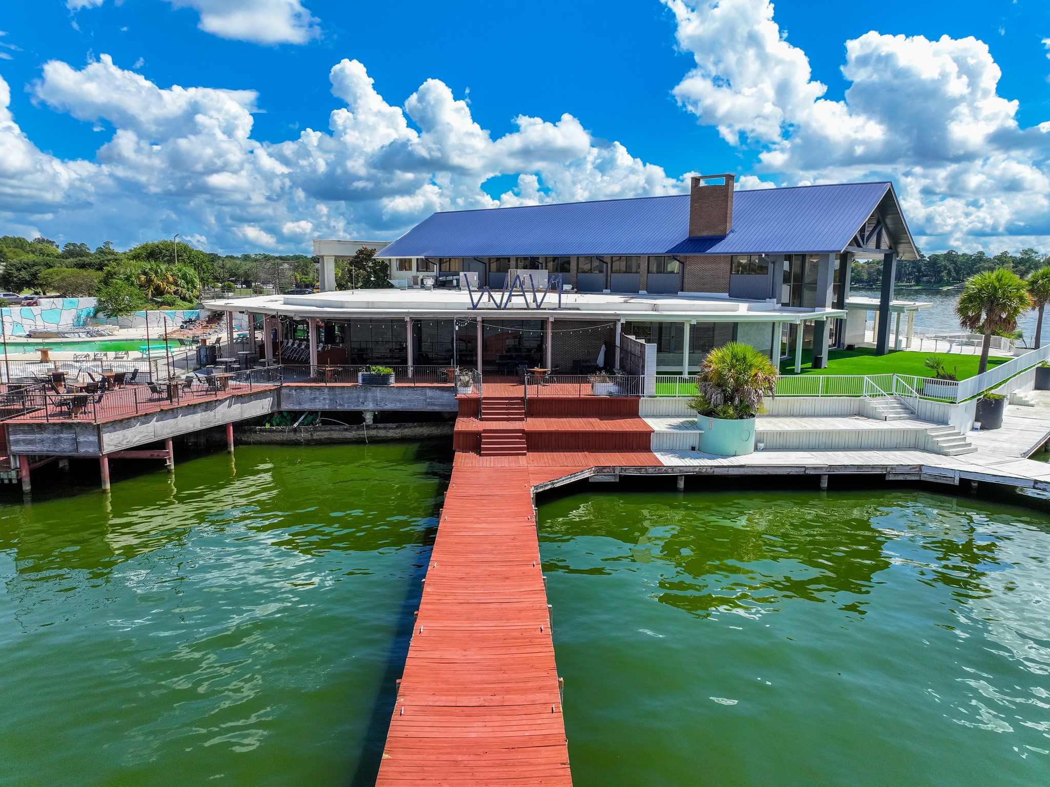 Wave on Lake Conroe restaurant. (inside community) Wave on Lake Conroe restaurant. (inside community)