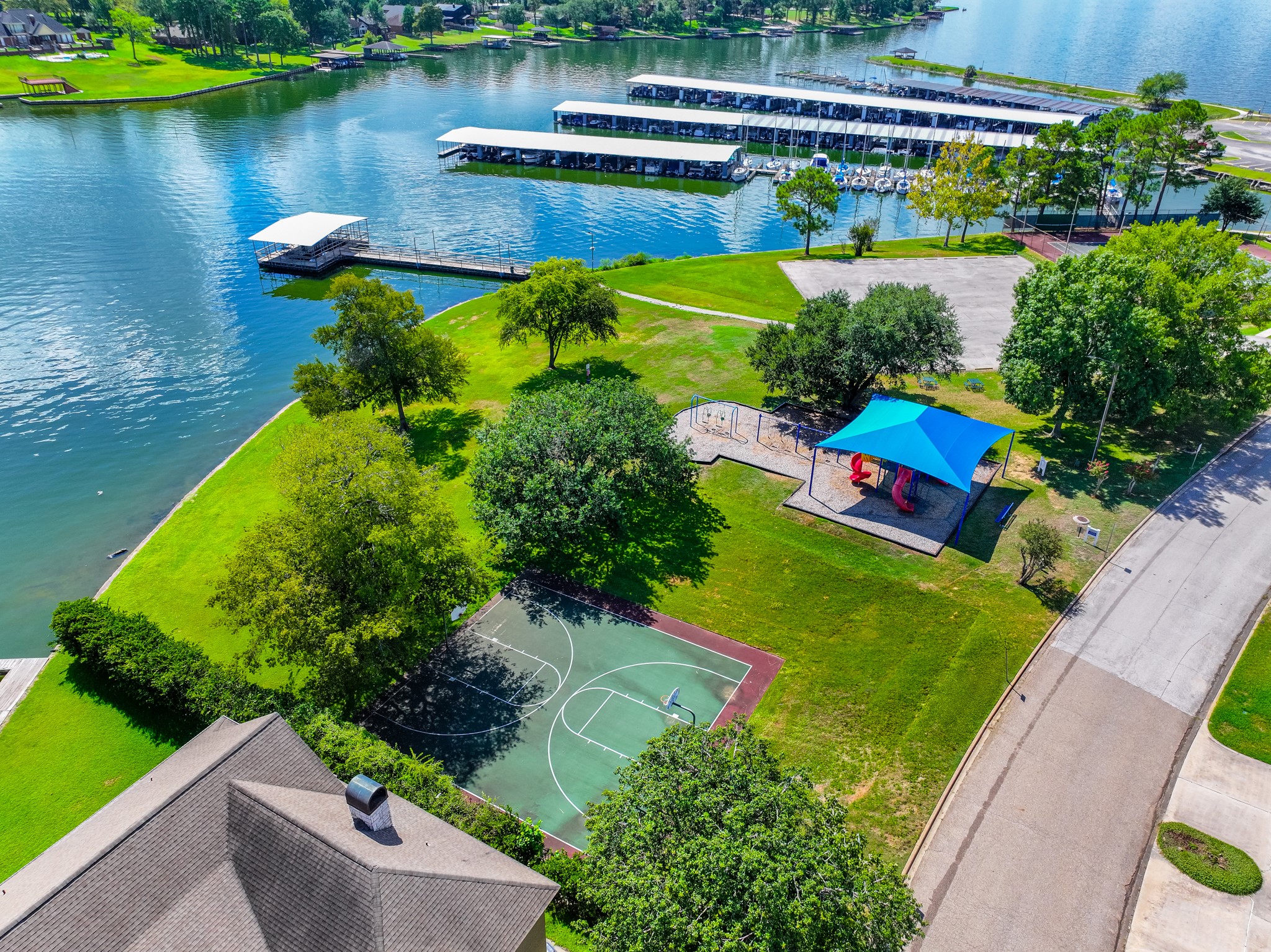 Basketball court and tennis court with water views! Basketball court and tennis court with water views!