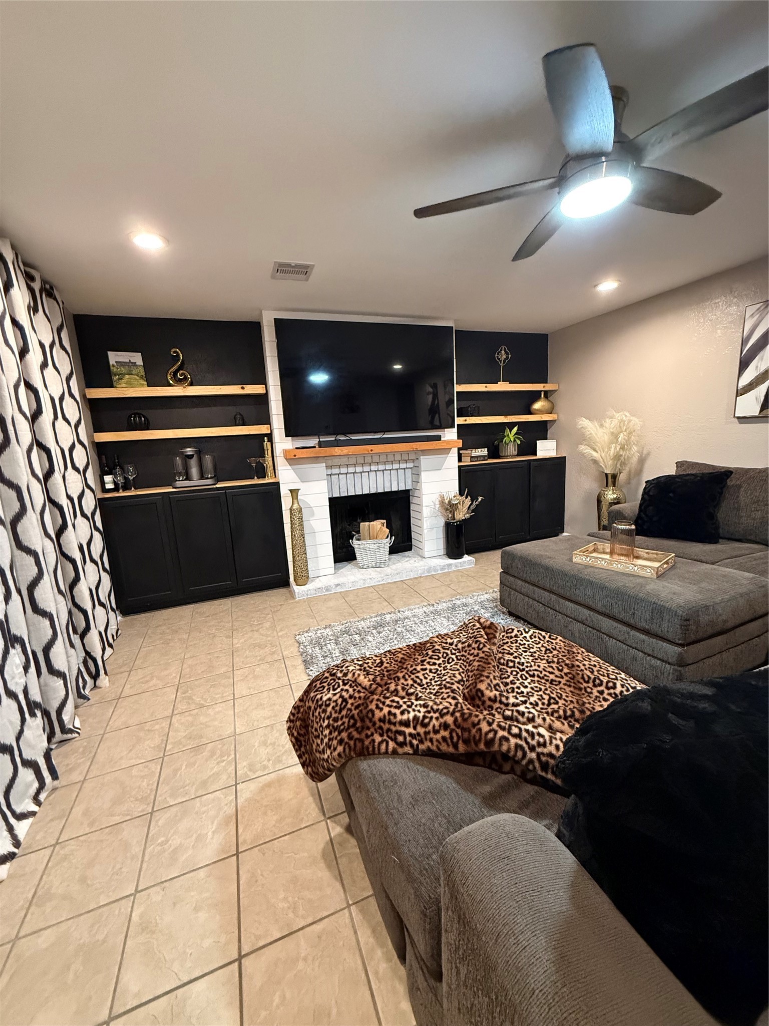 16607 Rainbow Lake Road, Houston, TX 77095