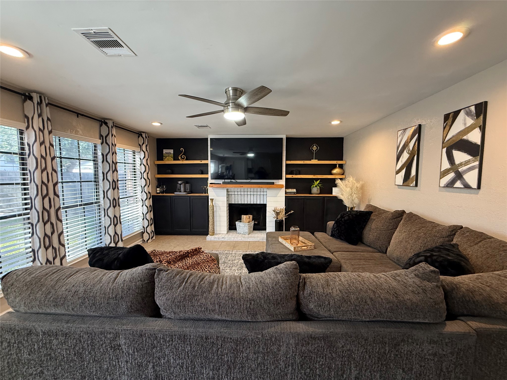 16607 Rainbow Lake Road, Houston, TX 77095