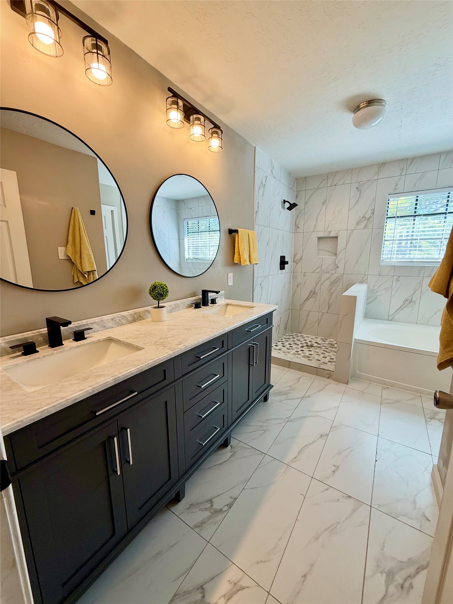 16607 Rainbow Lake Road, Houston, TX 77095