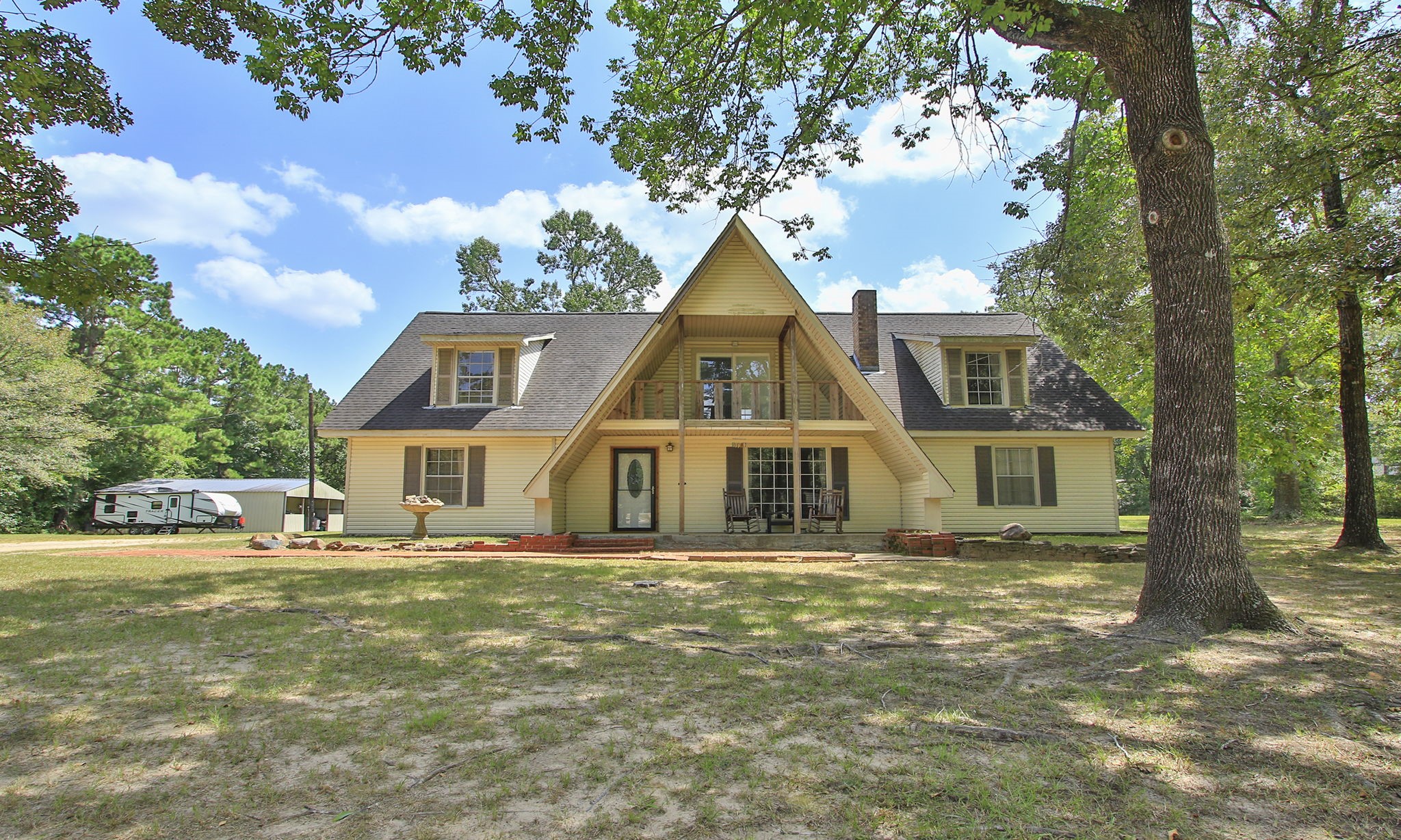 Welcome home! This amazing opportunity offers space, flexibility, and endless possibilities. Schedule your private showing today!