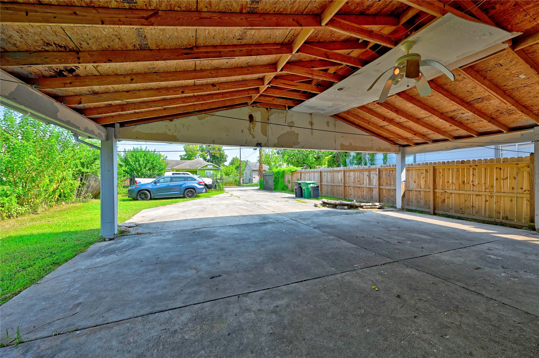 Porte-cochere