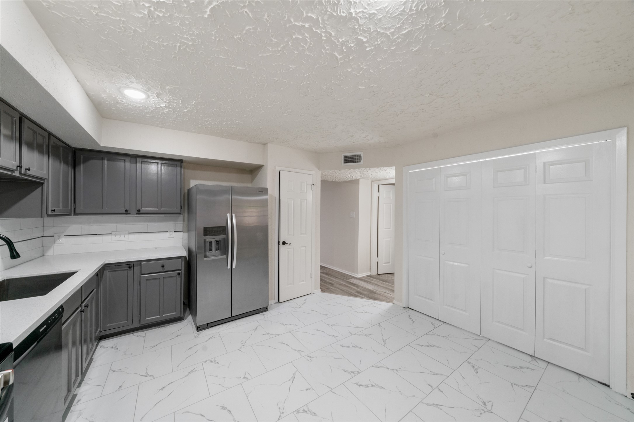 9230 Baronsmede Drive, Houston, TX 77083