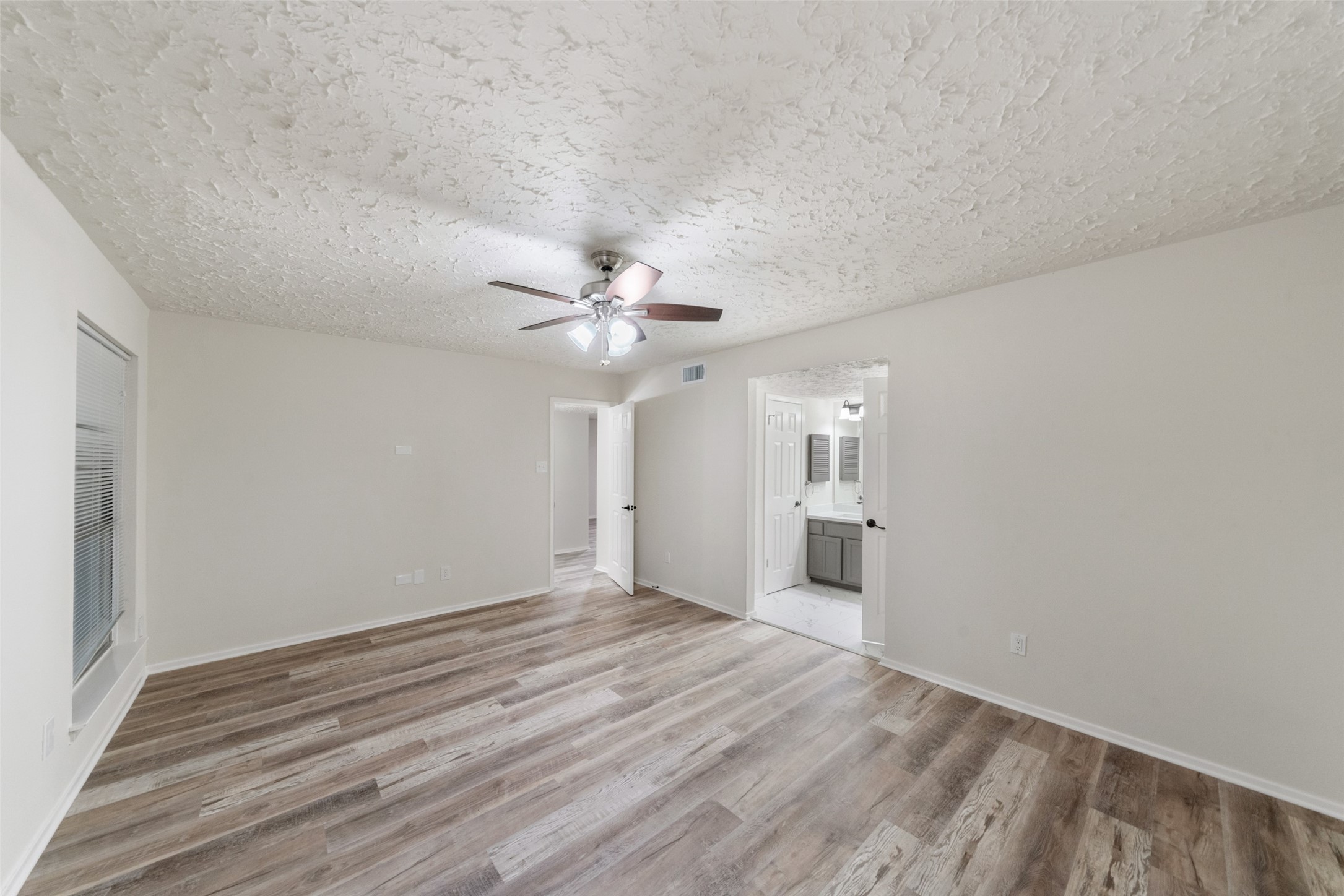 9230 Baronsmede Drive, Houston, TX 77083