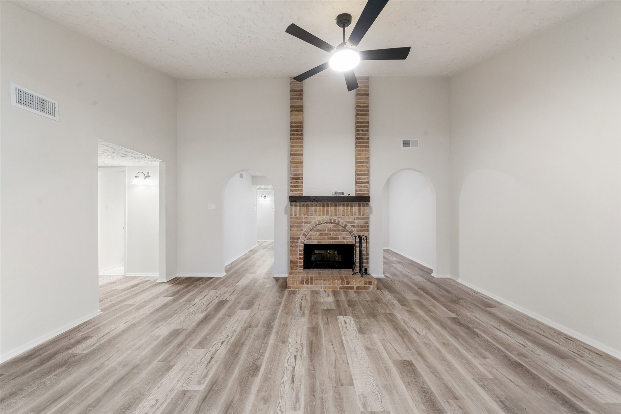 9230 Baronsmede Drive, Houston, TX 77083 9230 Baronsmede Drive, Houston, TX 77083