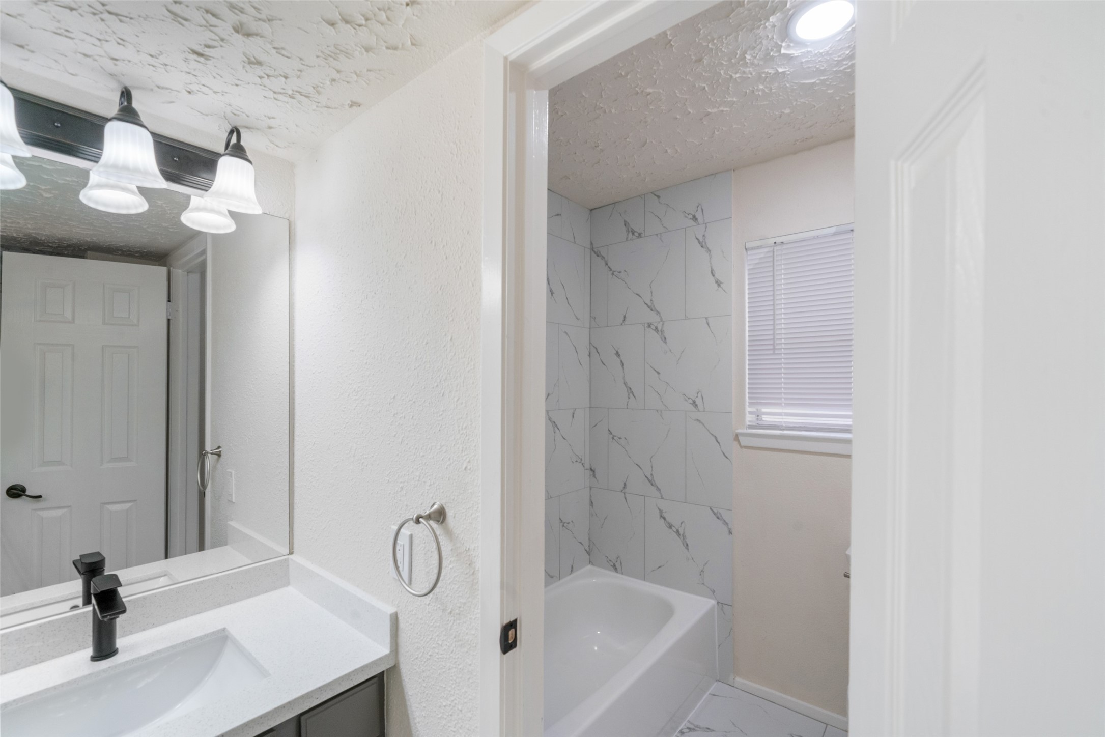 9230 Baronsmede Drive, Houston, TX 77083