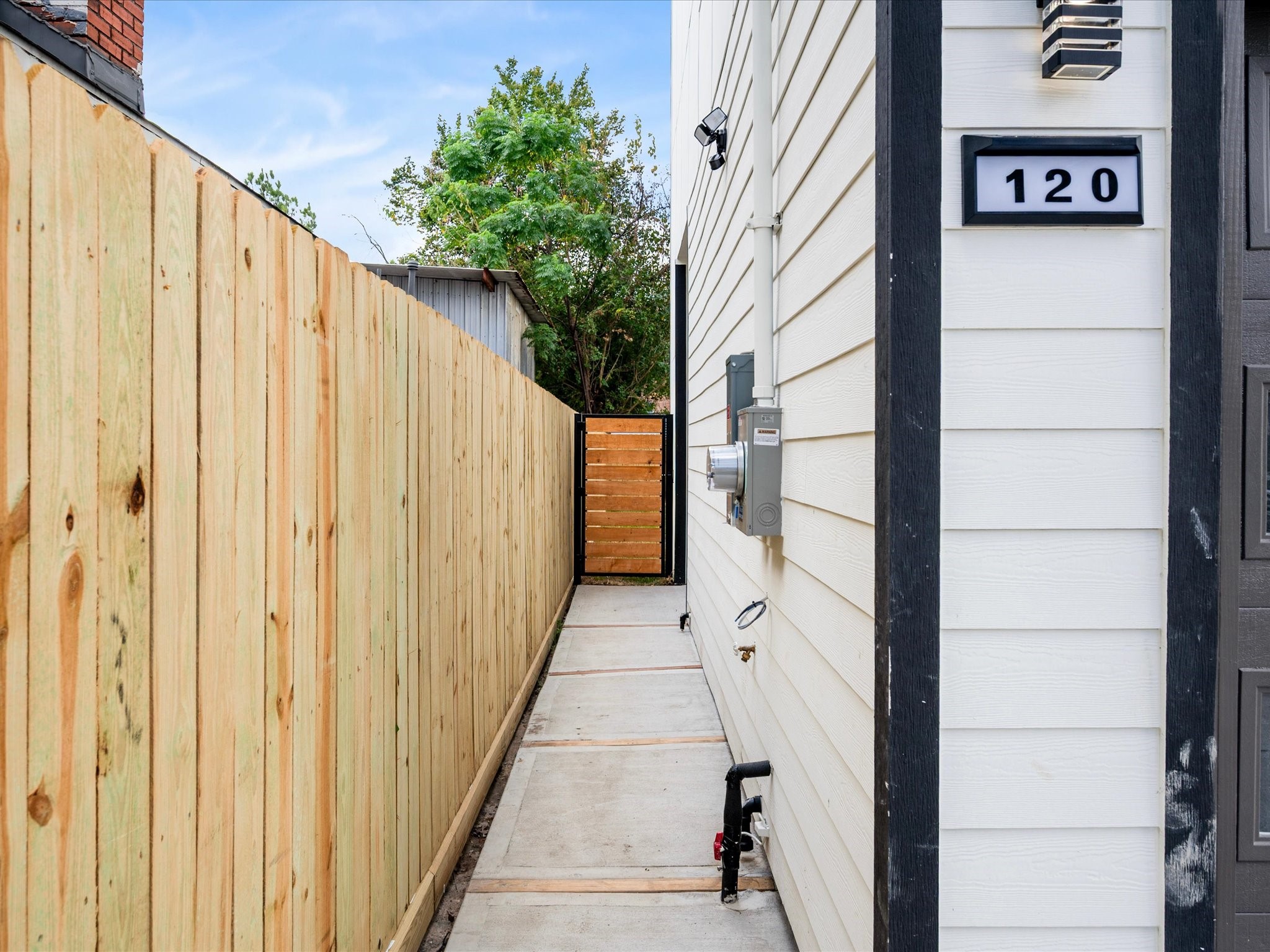 120 Estelle Street, Houston, TX 77003