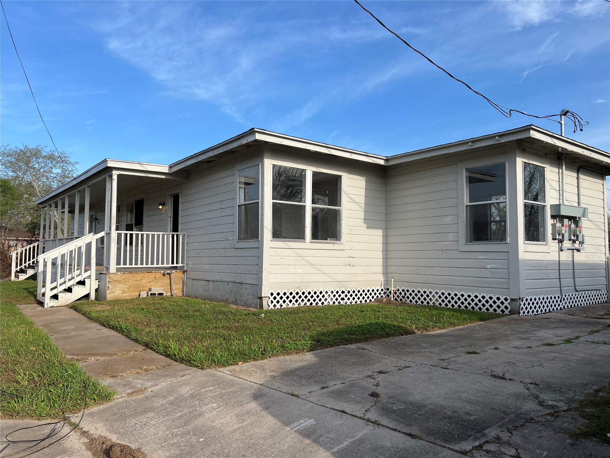 1324 W 10th Street, Freeport, TX 77541 1324 W 10th Street, Freeport, TX 77541