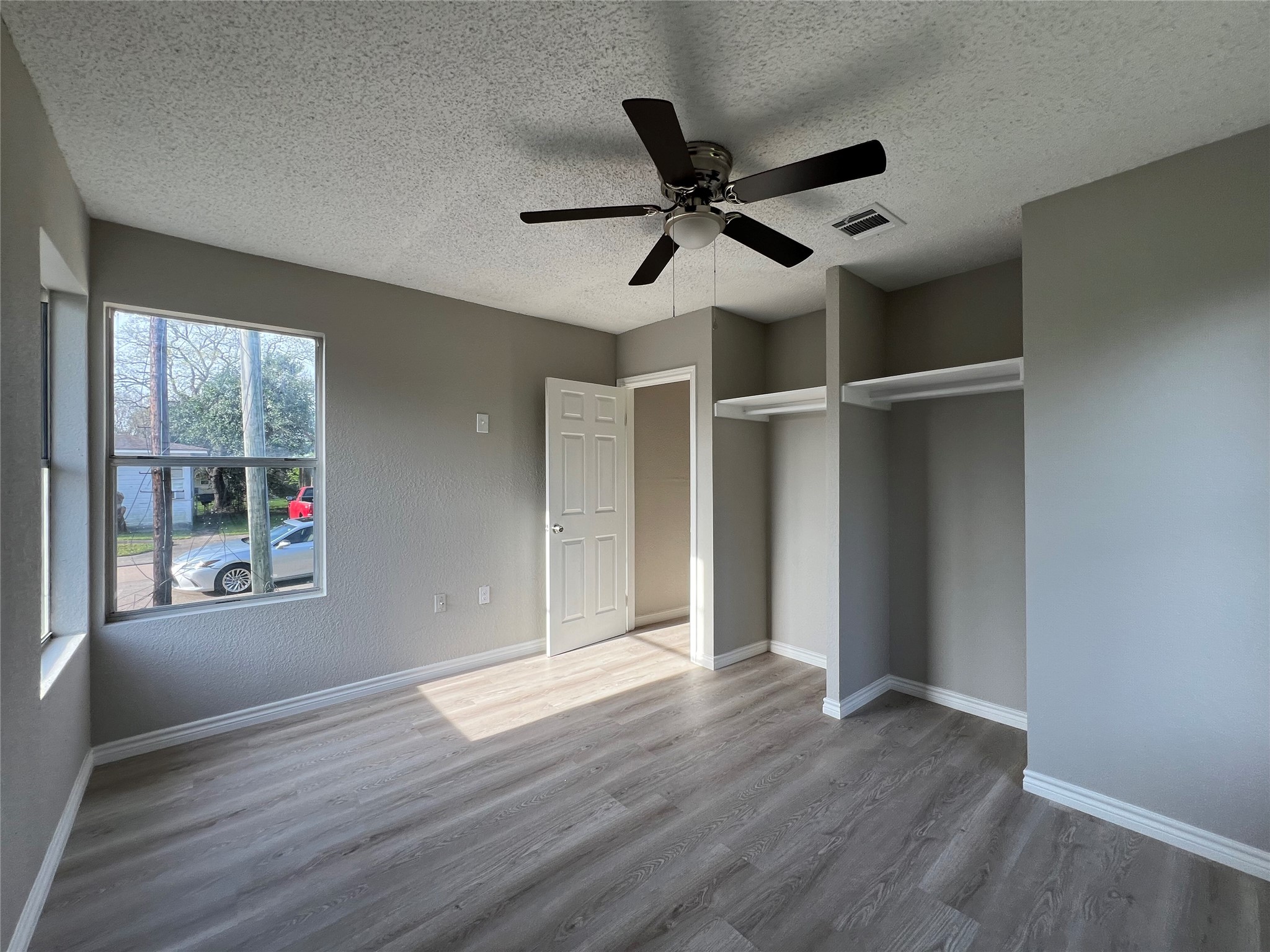 1324 W 10th Street, Freeport, TX 77541