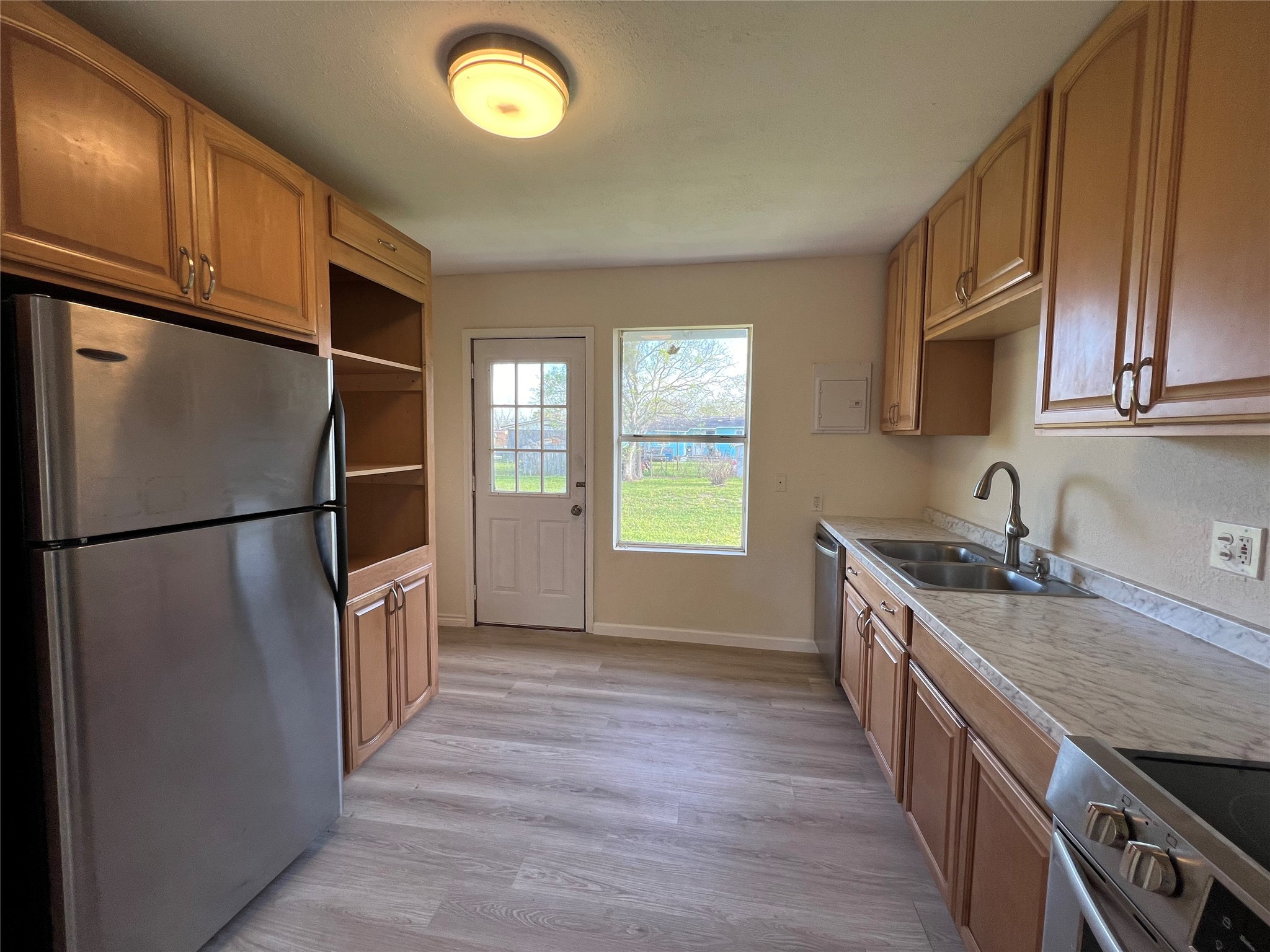 1324 W 10th Street, Freeport, TX 77541 1324 W 10th Street, Freeport, TX 77541