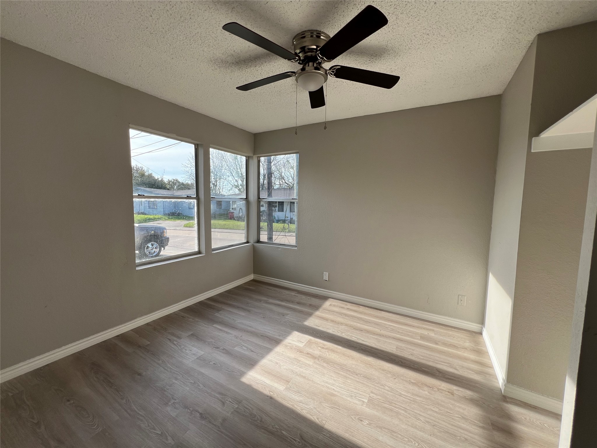 1324 W 10th Street, Freeport, TX 77541