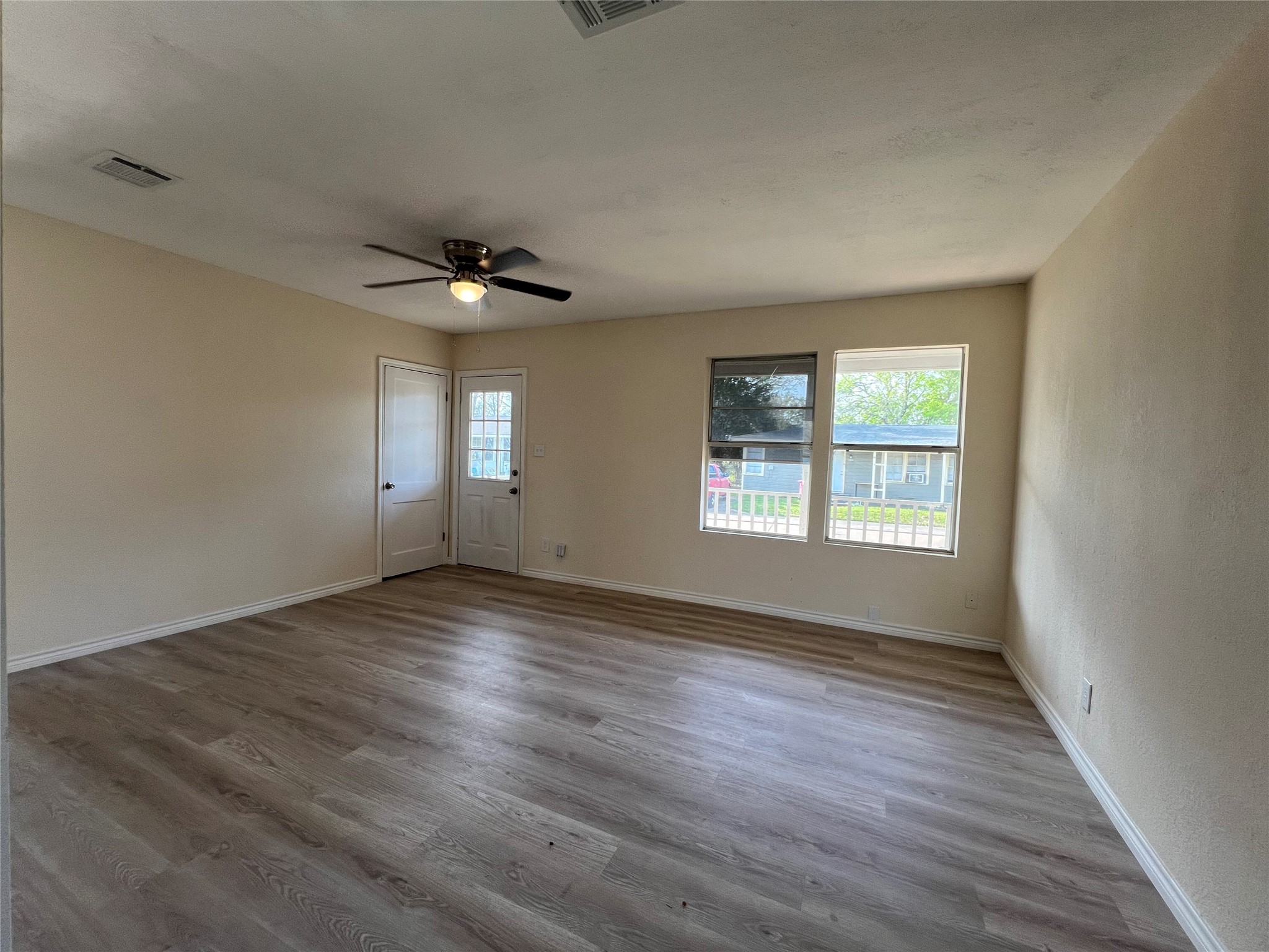 1324 W 10th Street, Freeport, TX 77541