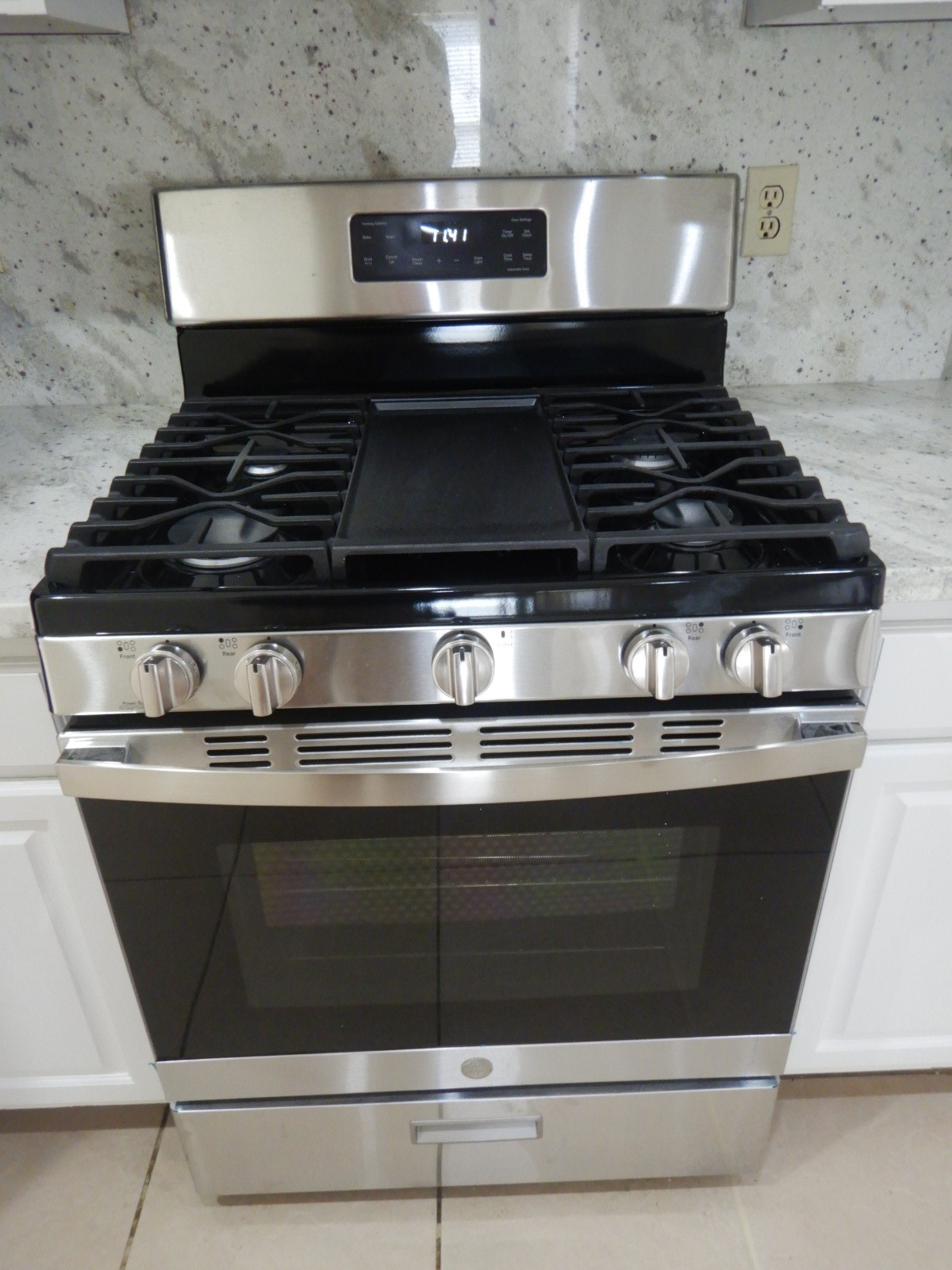 New gas range/oven