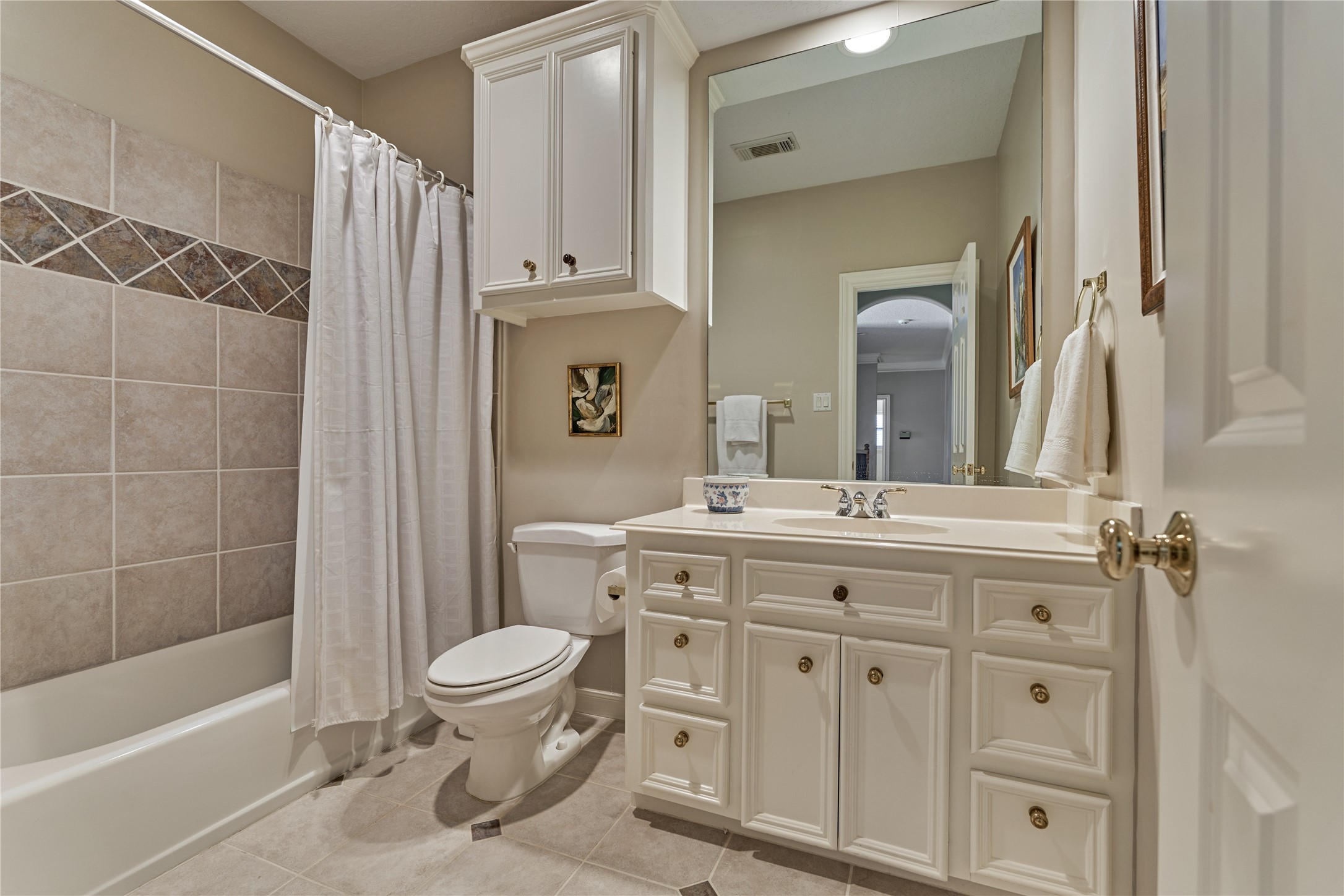 Shared bath for bedrooms 2 & 3.
