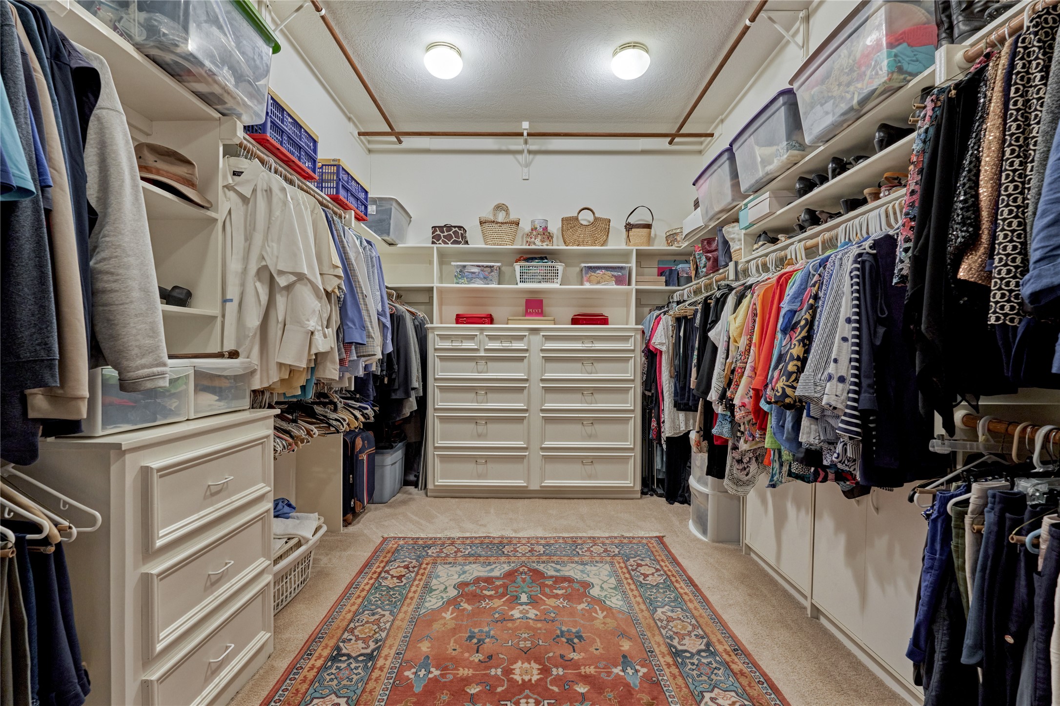 This fabulous dream closet provides meticulous organization for your entire wardrobe.