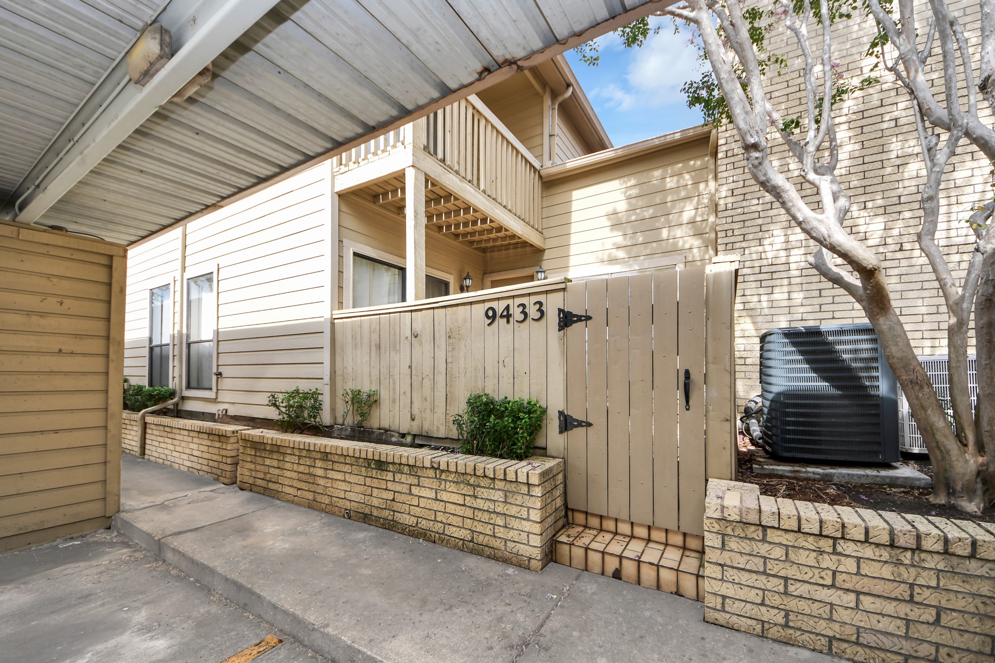 9433 Pagewood Ln, Houston, TX 77063