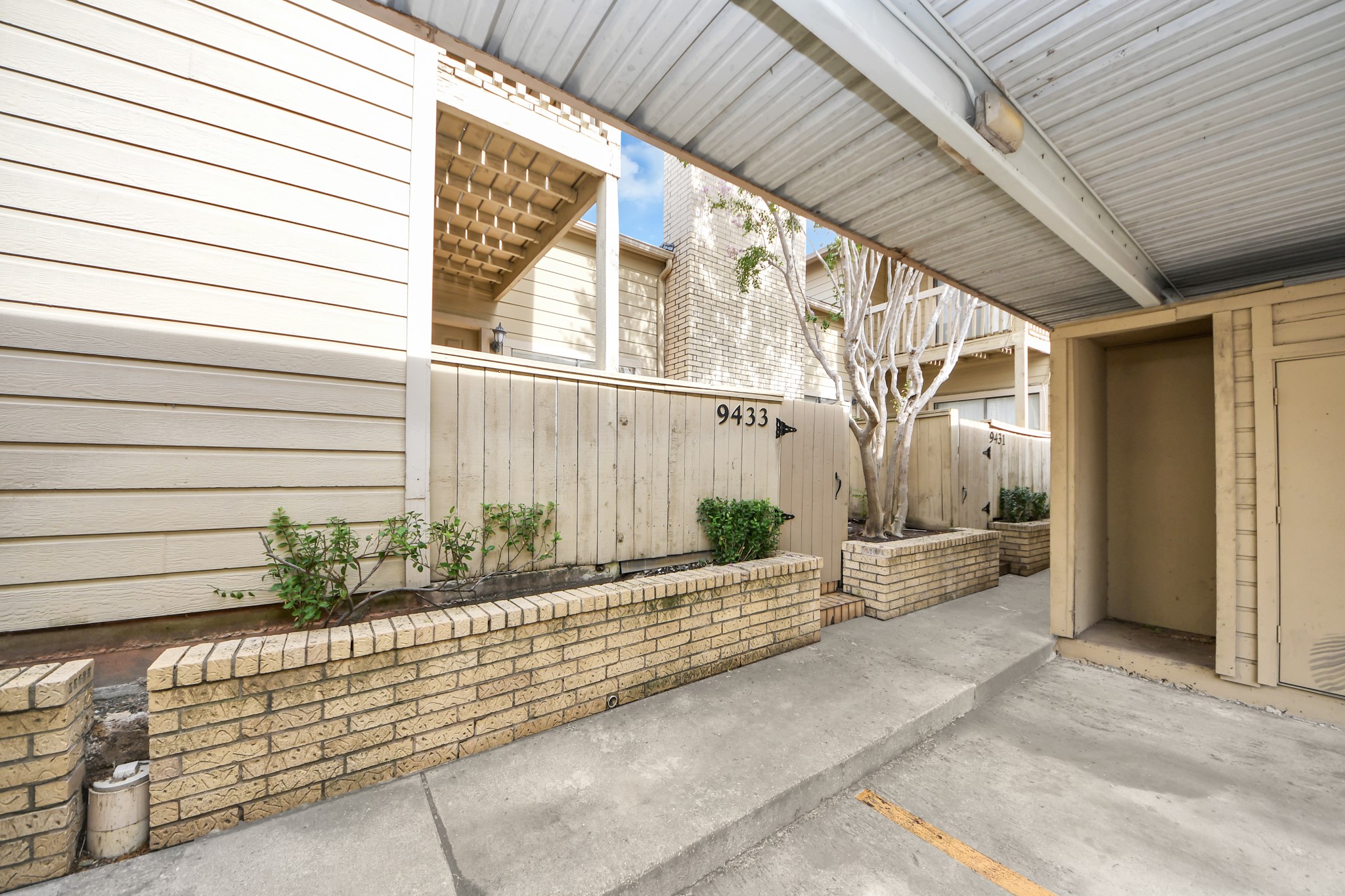 9433 Pagewood Ln, Houston, TX 77063