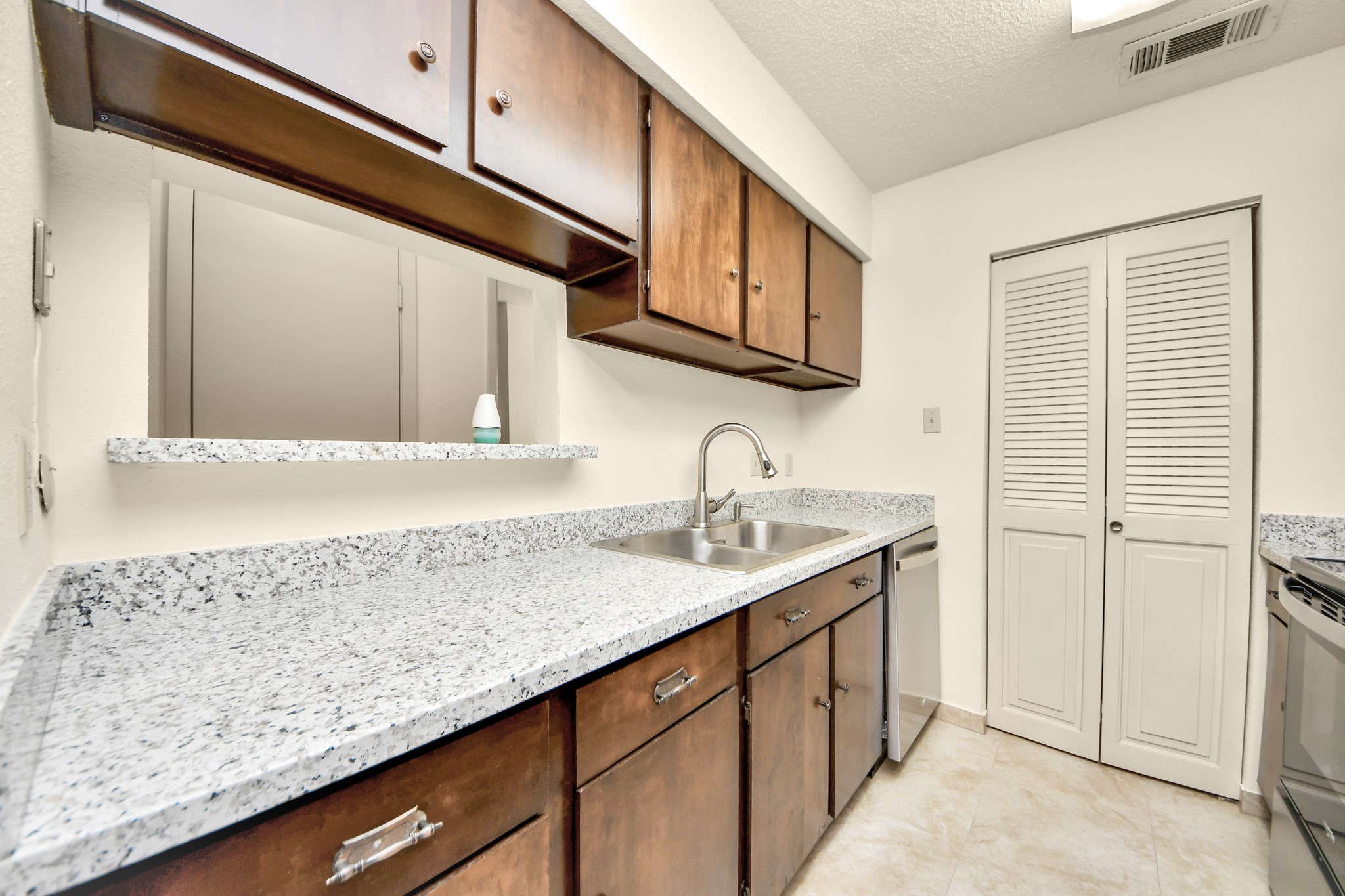 9433 Pagewood Ln, Houston, TX 77063