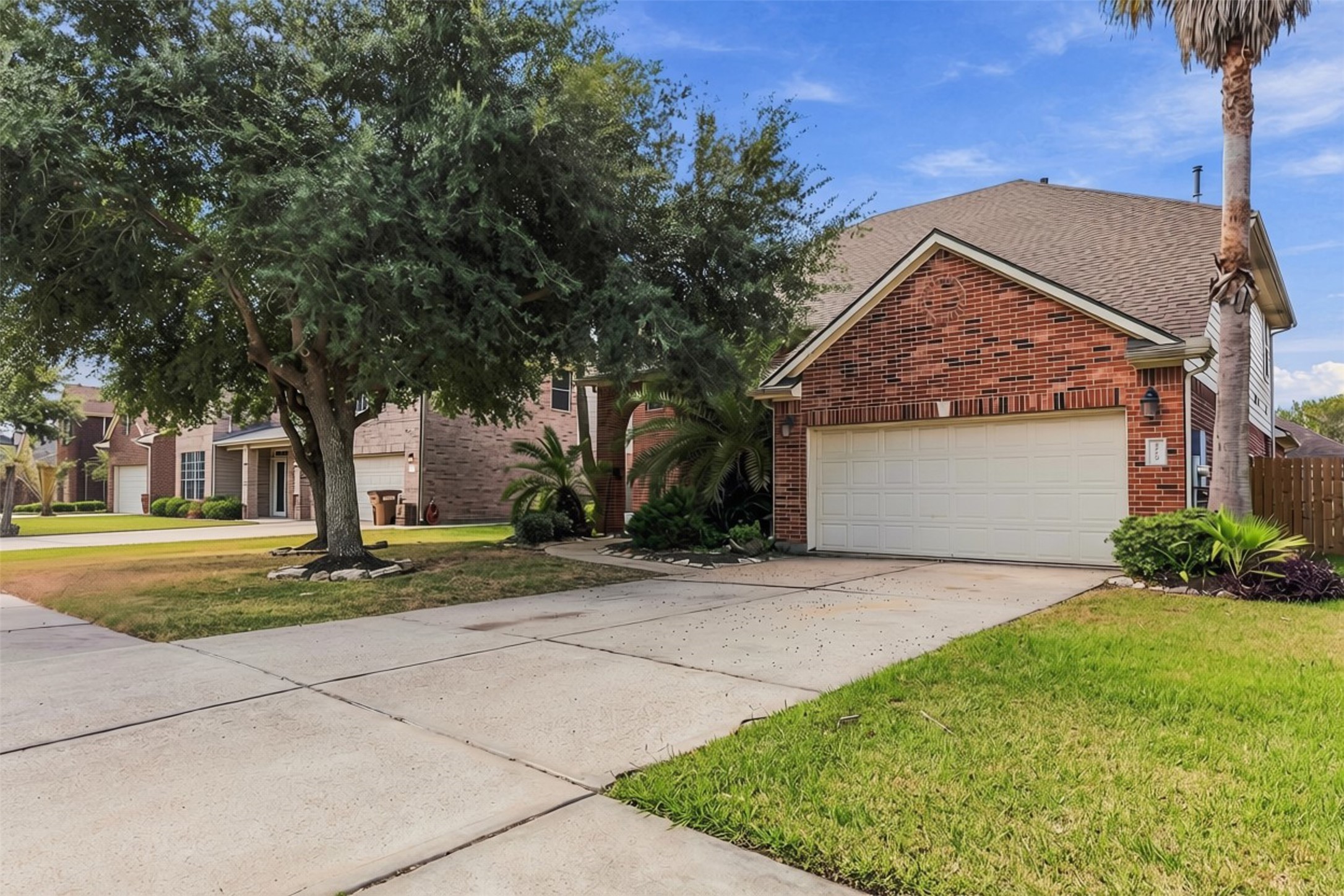 4112 S Meridian Greens Drive, Dickinson, TX 77539