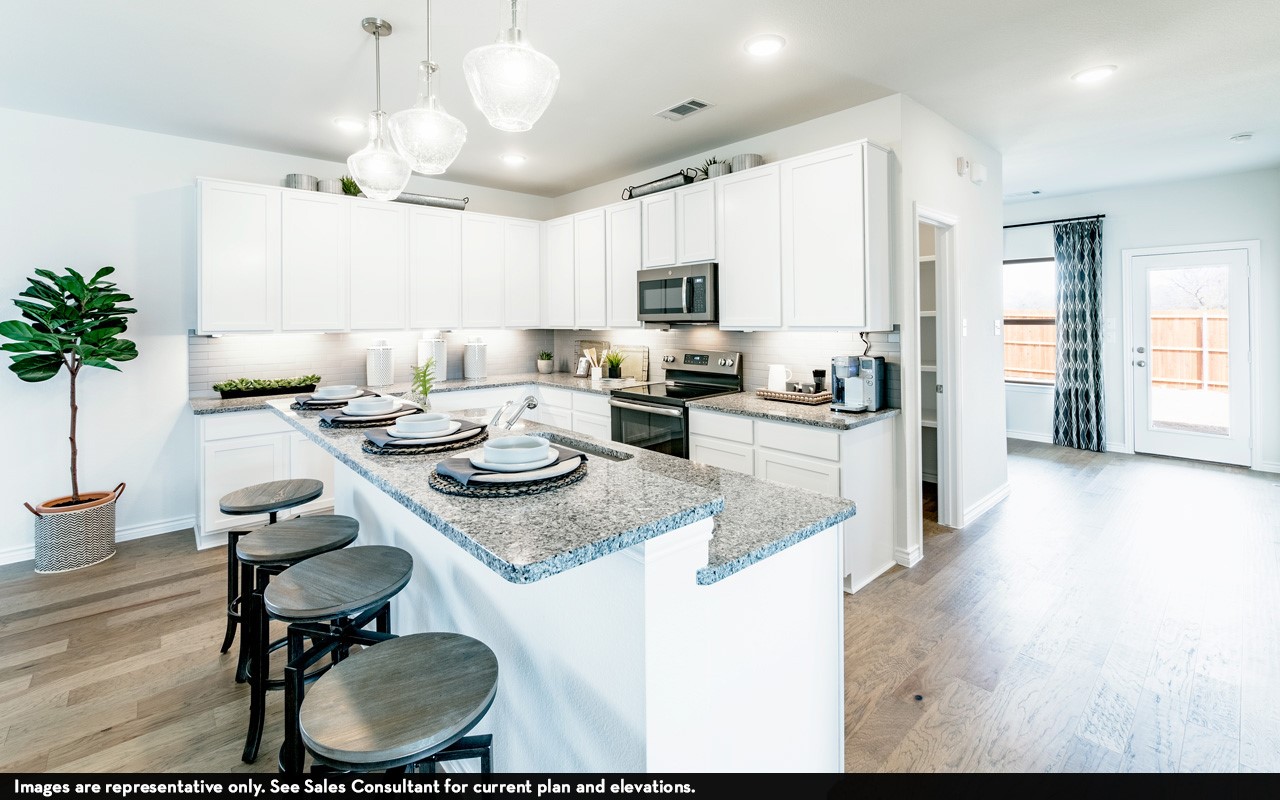 900 Woodhaven Lakes Drive, La Marque, TX 77568