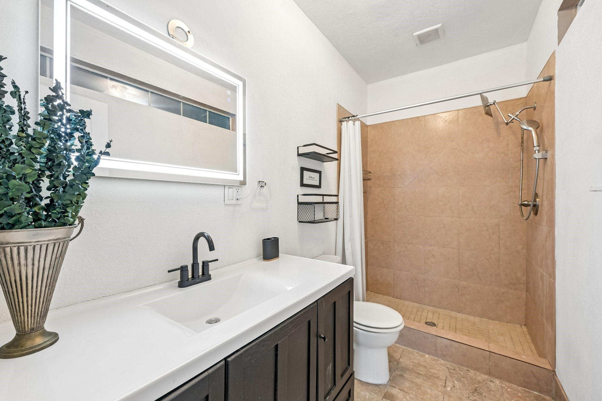Lawson Bathroom