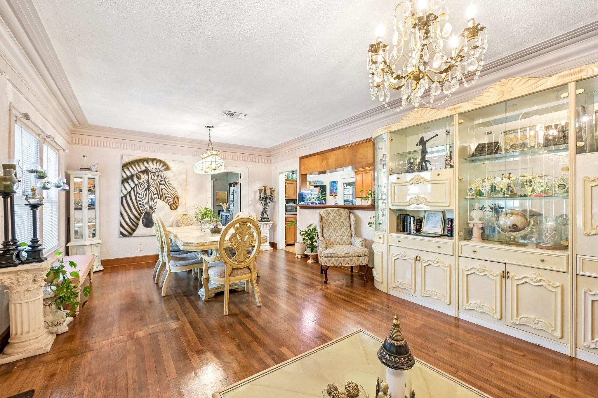 Living Room Broadmoor Side