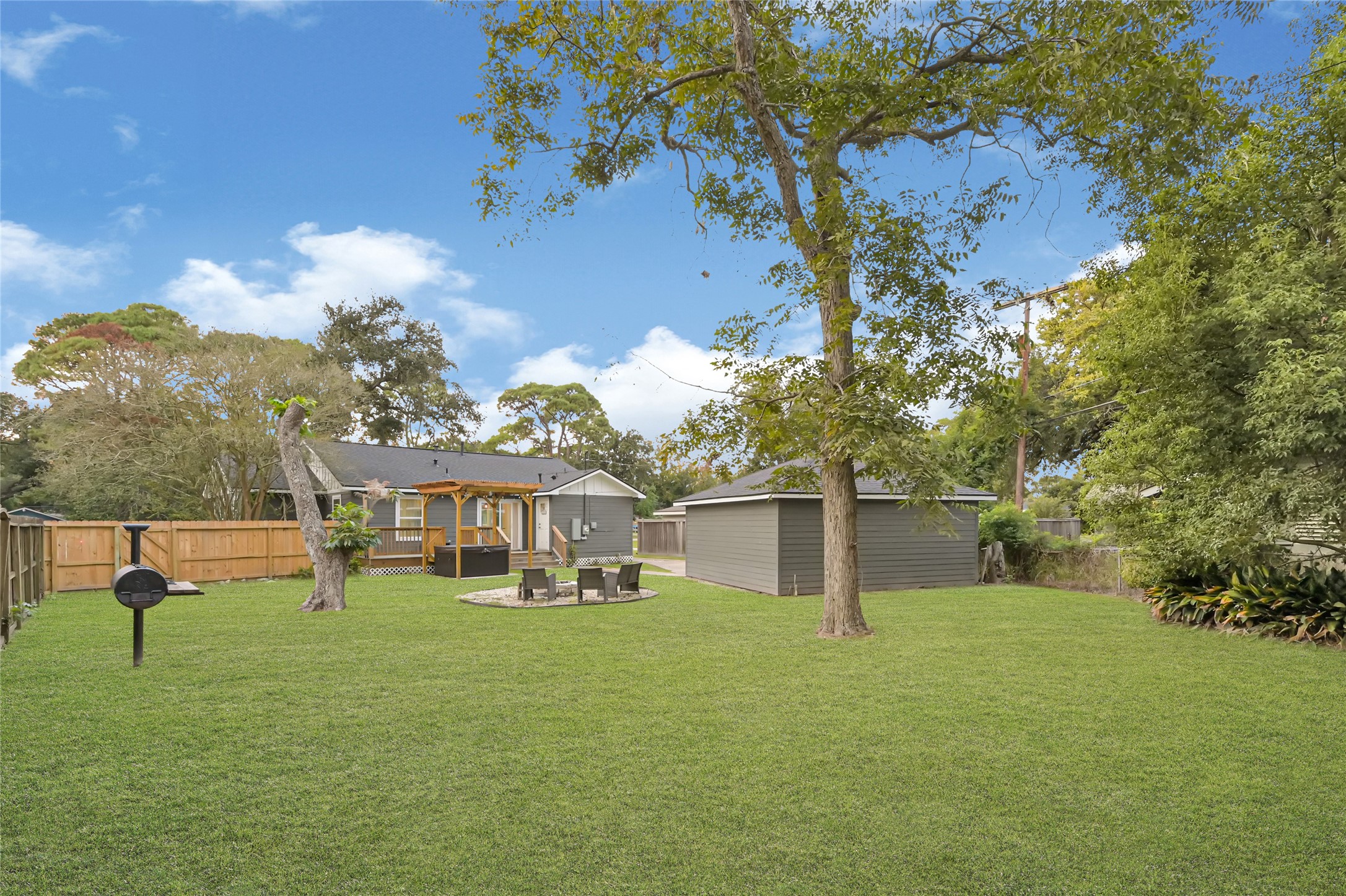 1303 Bowie Street, La Marque, TX 77568