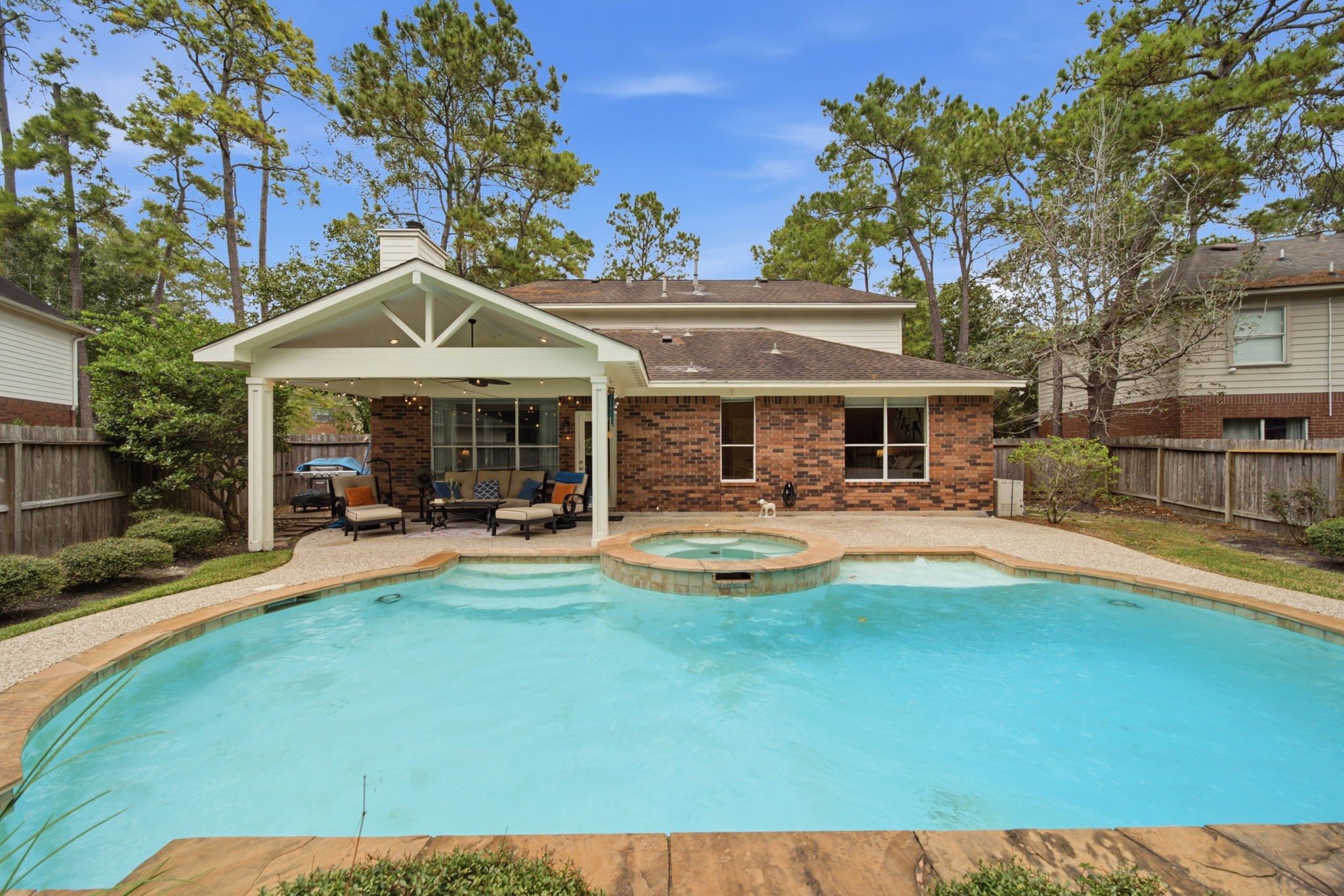 99 E Sterling Pond Circle, The Woodlands, TX 77382