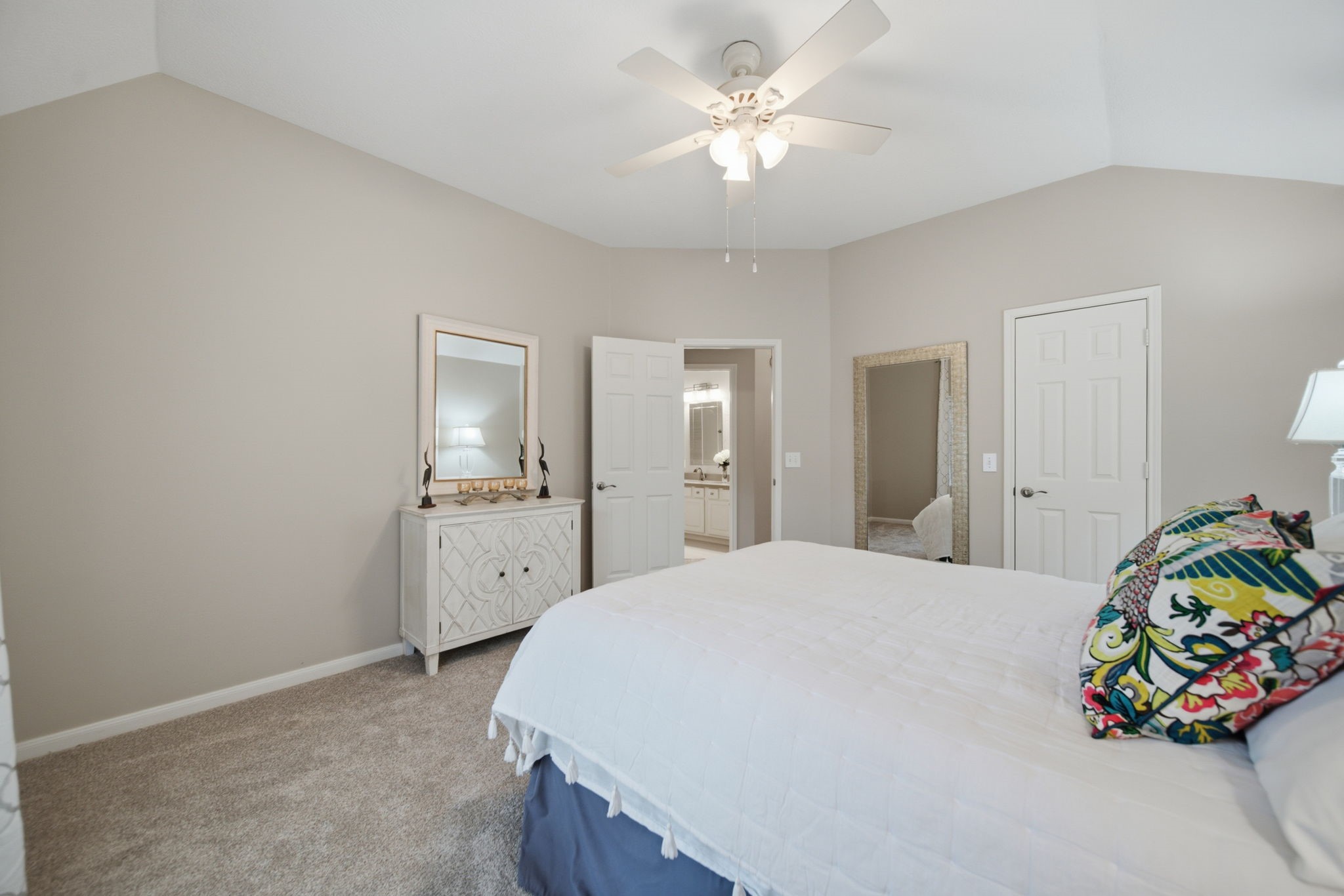 99 E Sterling Pond Circle, The Woodlands, TX 77382
