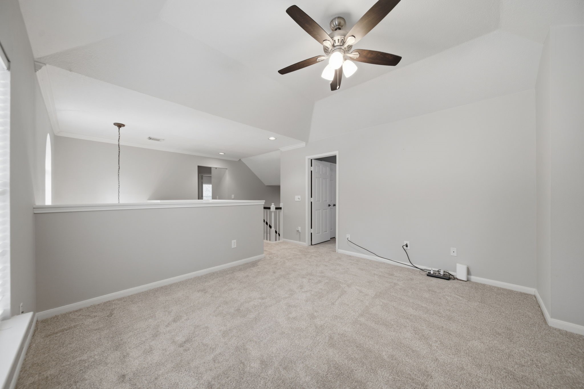 99 E Sterling Pond Circle, The Woodlands, TX 77382